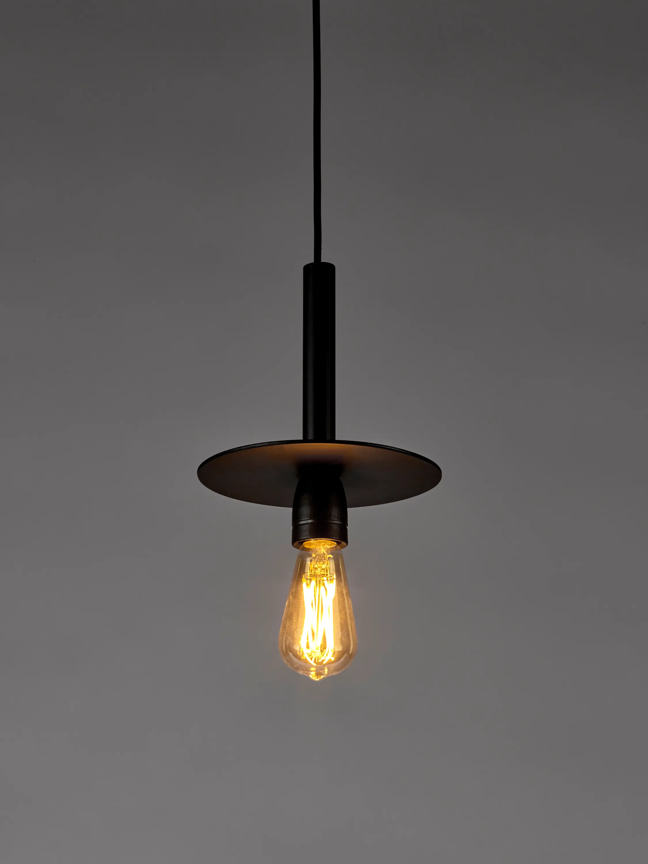 Serax - Essentials Hanging Lamp Black