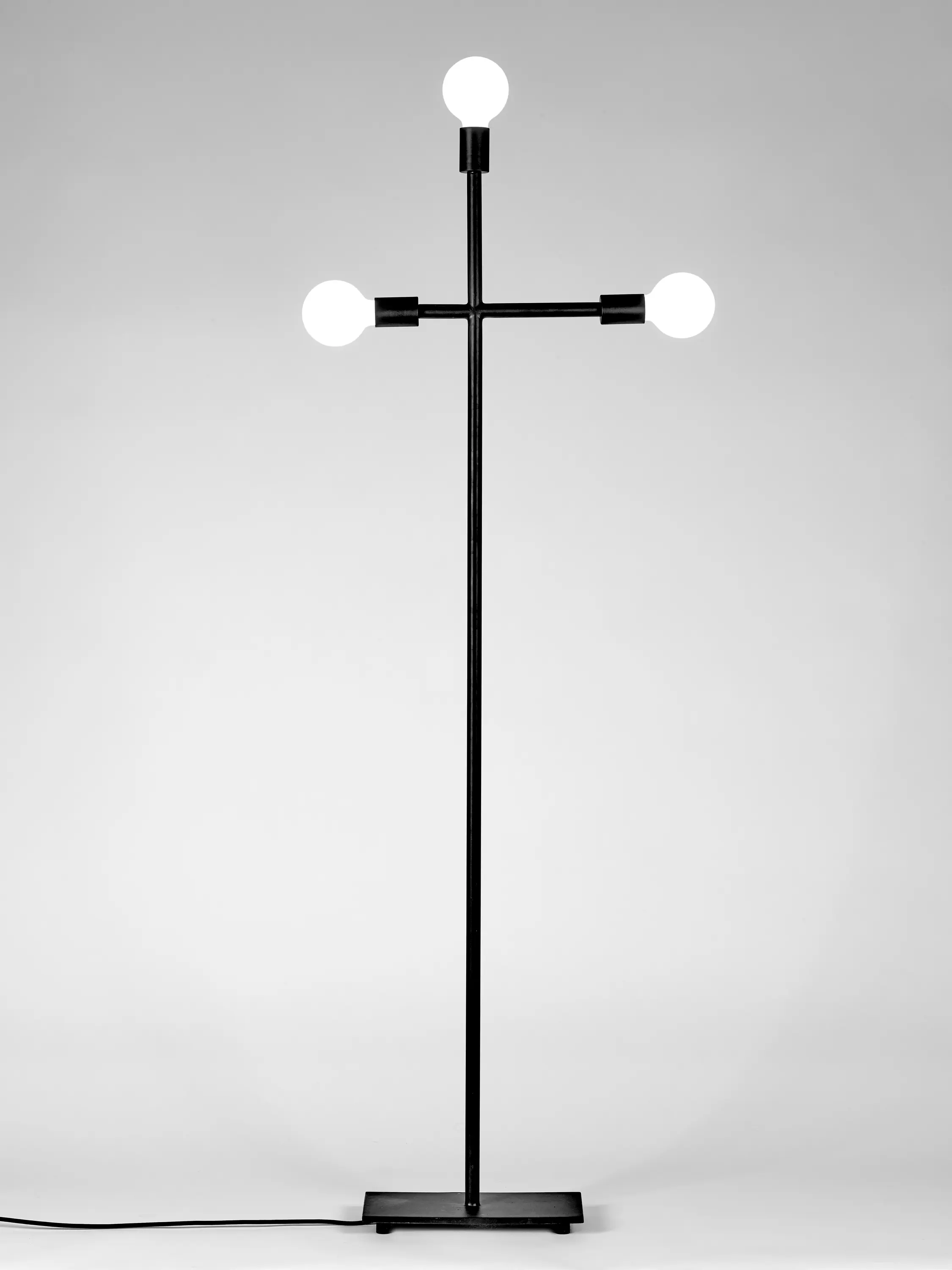 Serax - Essentials Stehlampe Kvg Schwarz