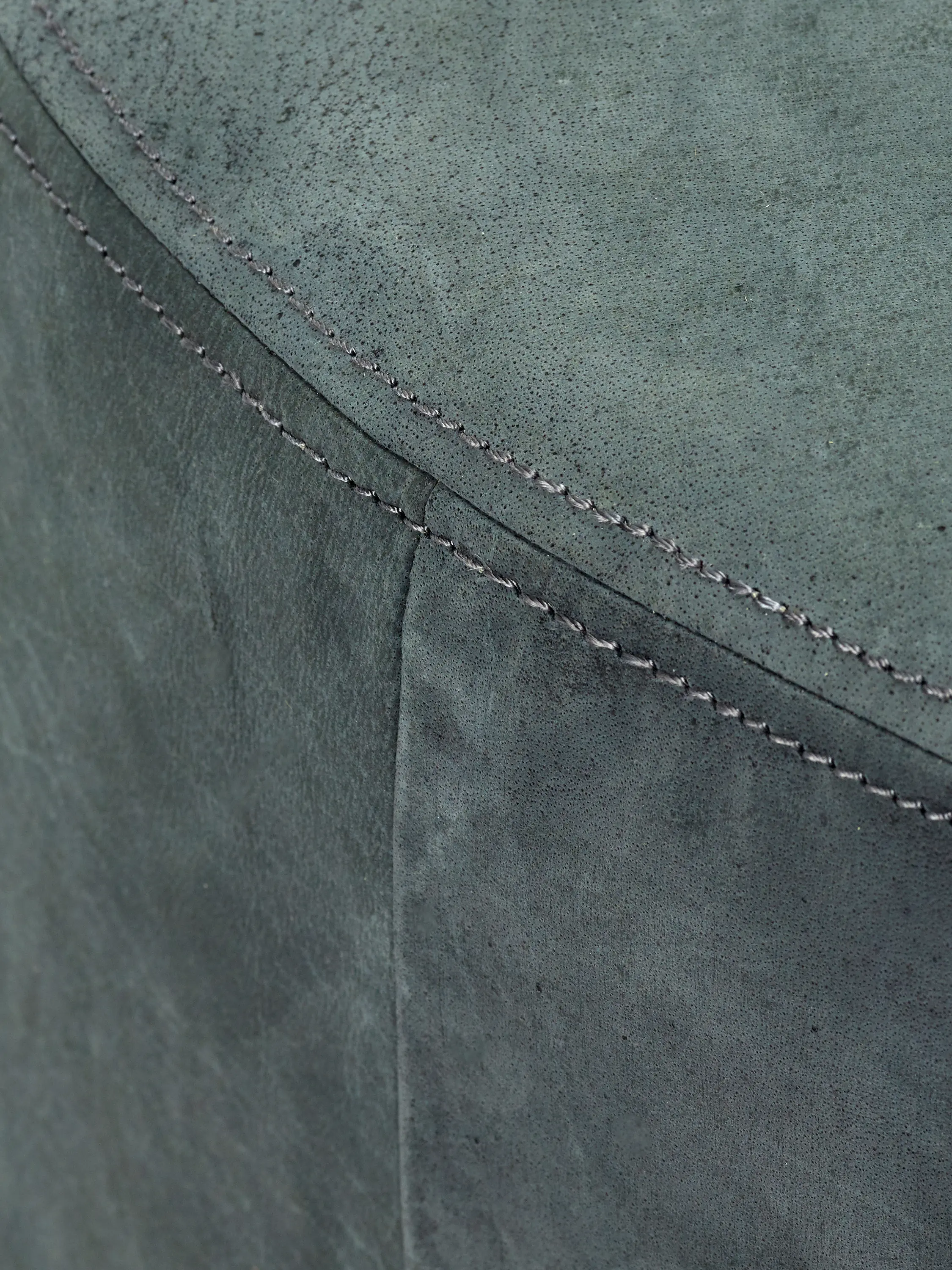Serax - Interior Design by Bea Mombaers Small Leather Pouffe Dark Grey