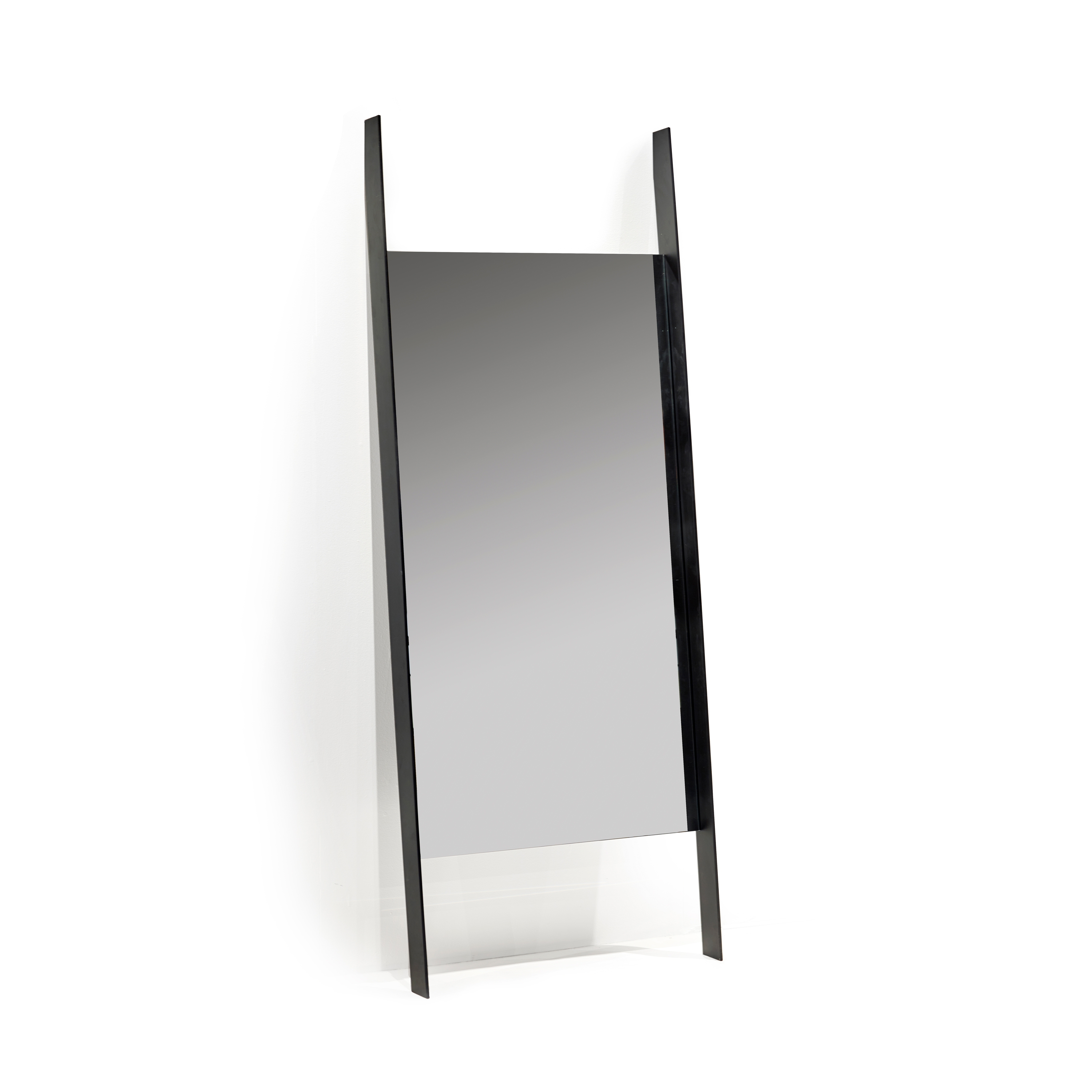 Afficher le produit Interior Design by Bea Mombaers Mirror 2 Black du fabricant Serax