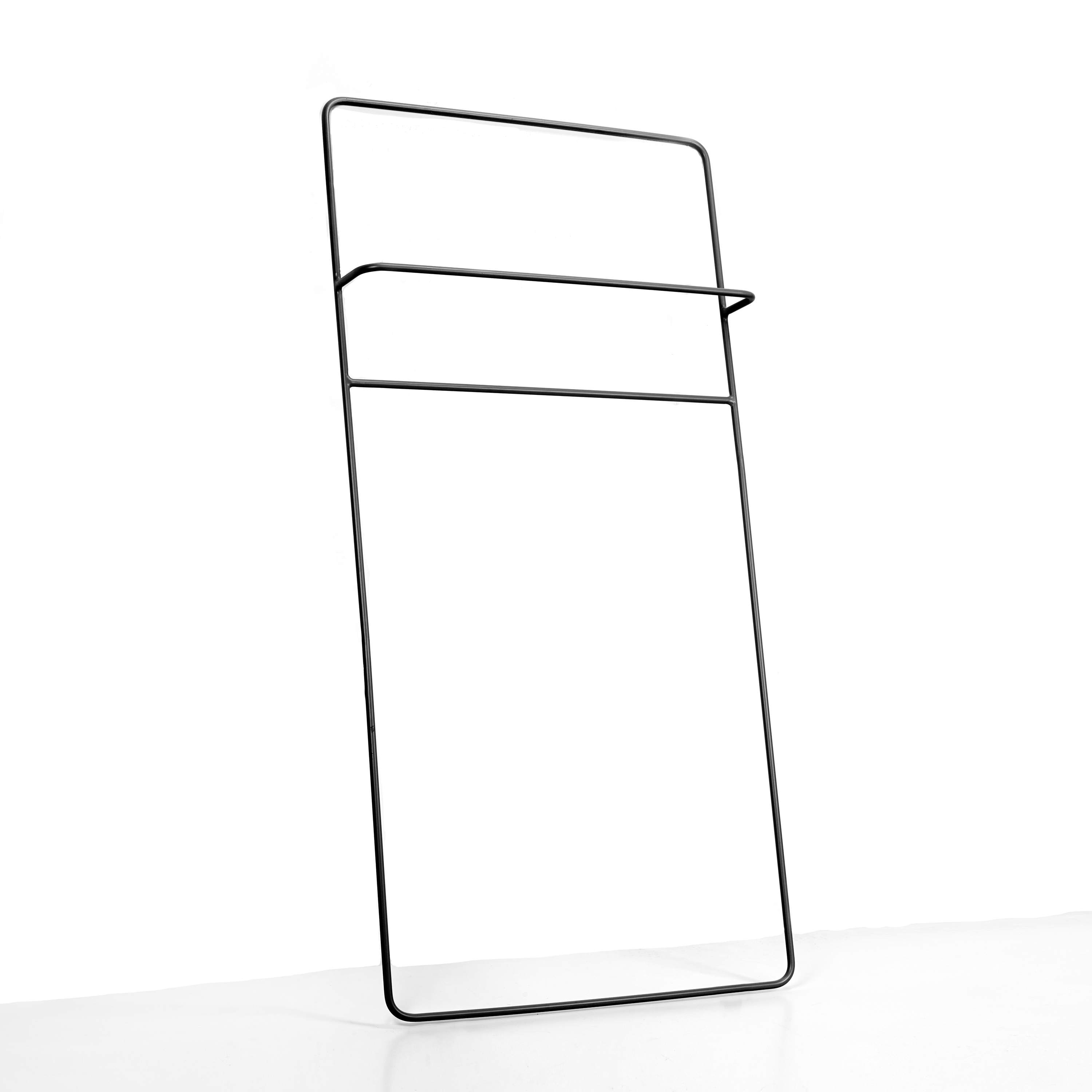 Display product Juno Towel Rack Low Black from manufacturer Serax