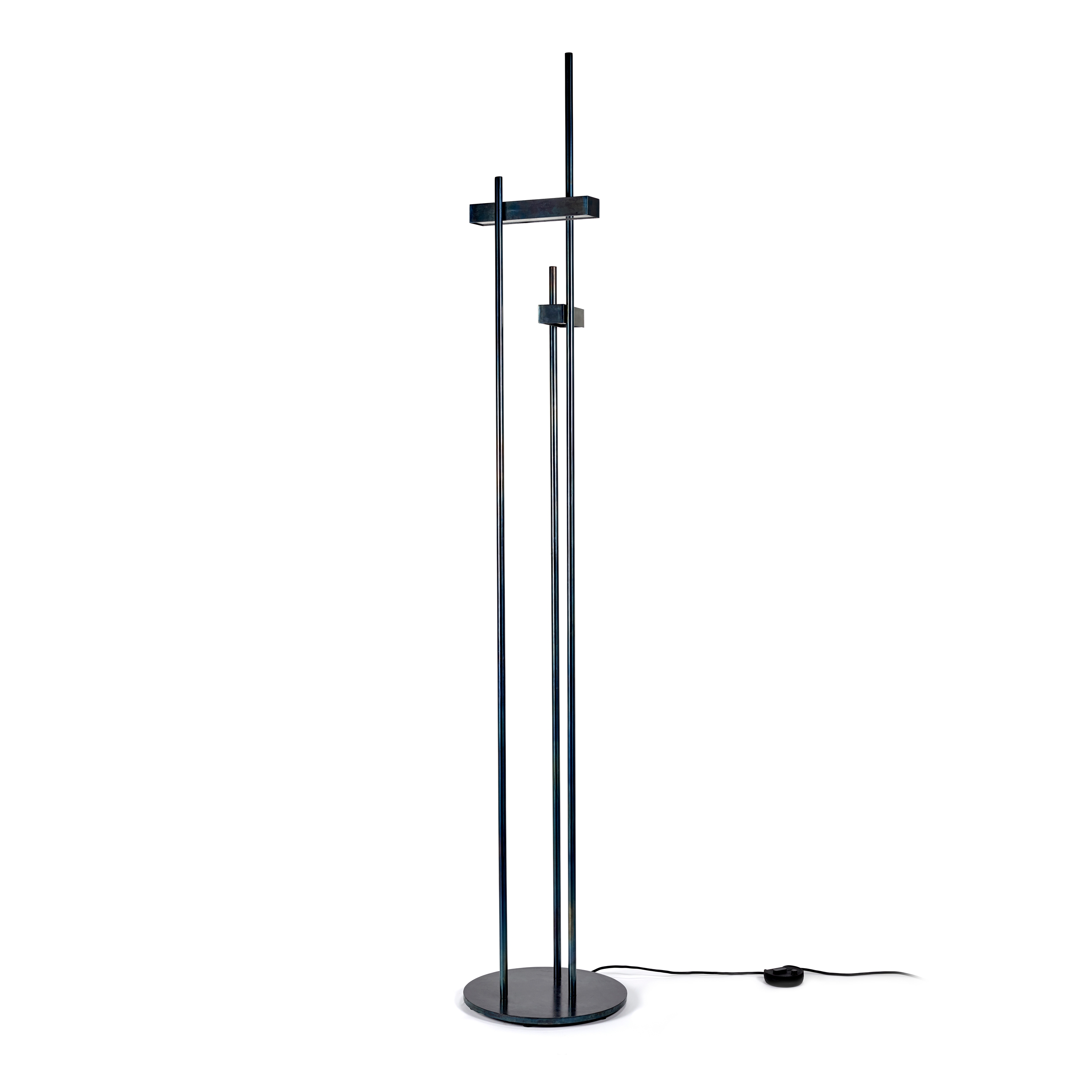 Mostrar el producto Sofisticato Floor Lamp Bluesteel Nr. 38 del fabricante Serax
