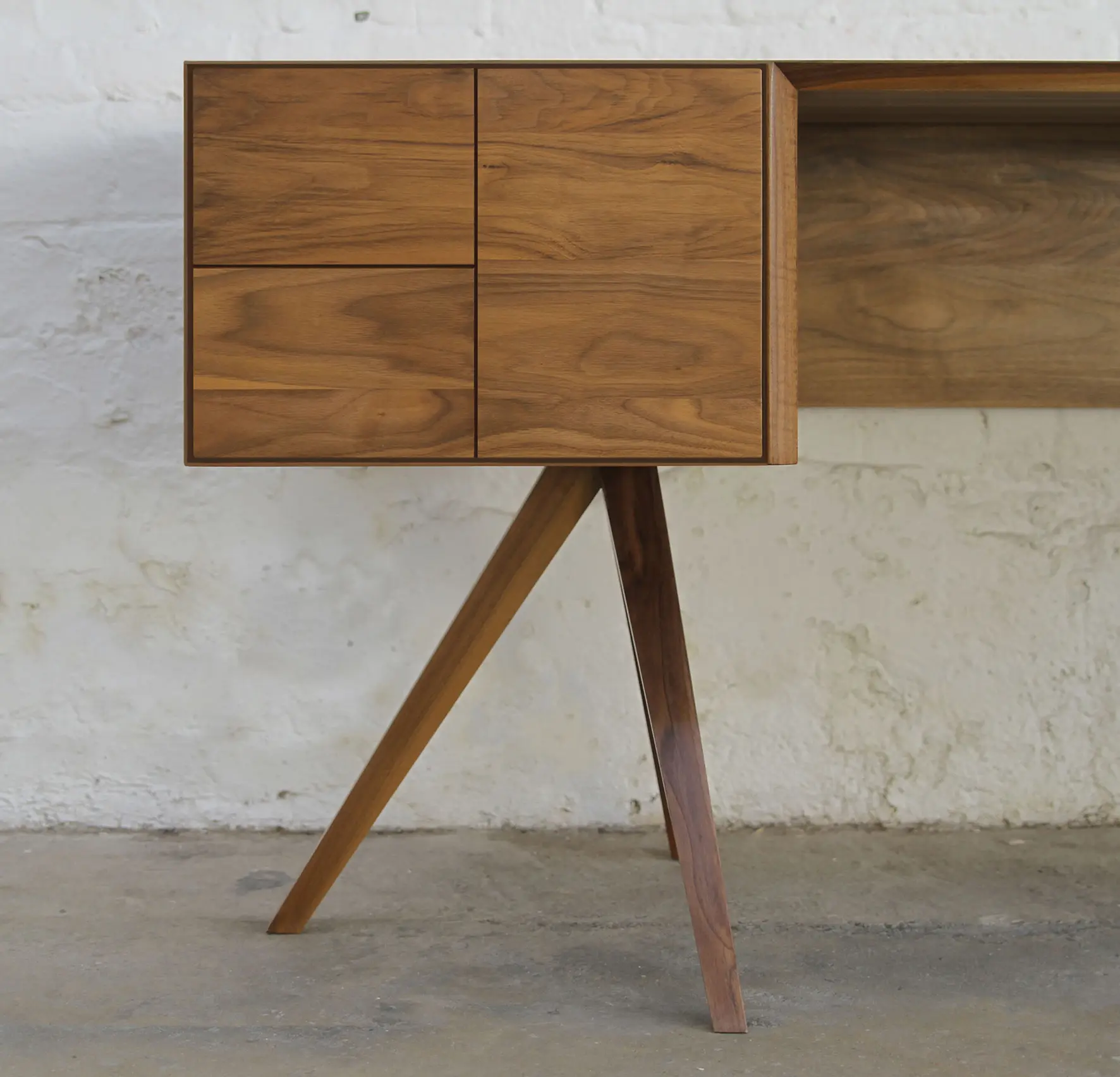 Invisible City - Incunabular Desk