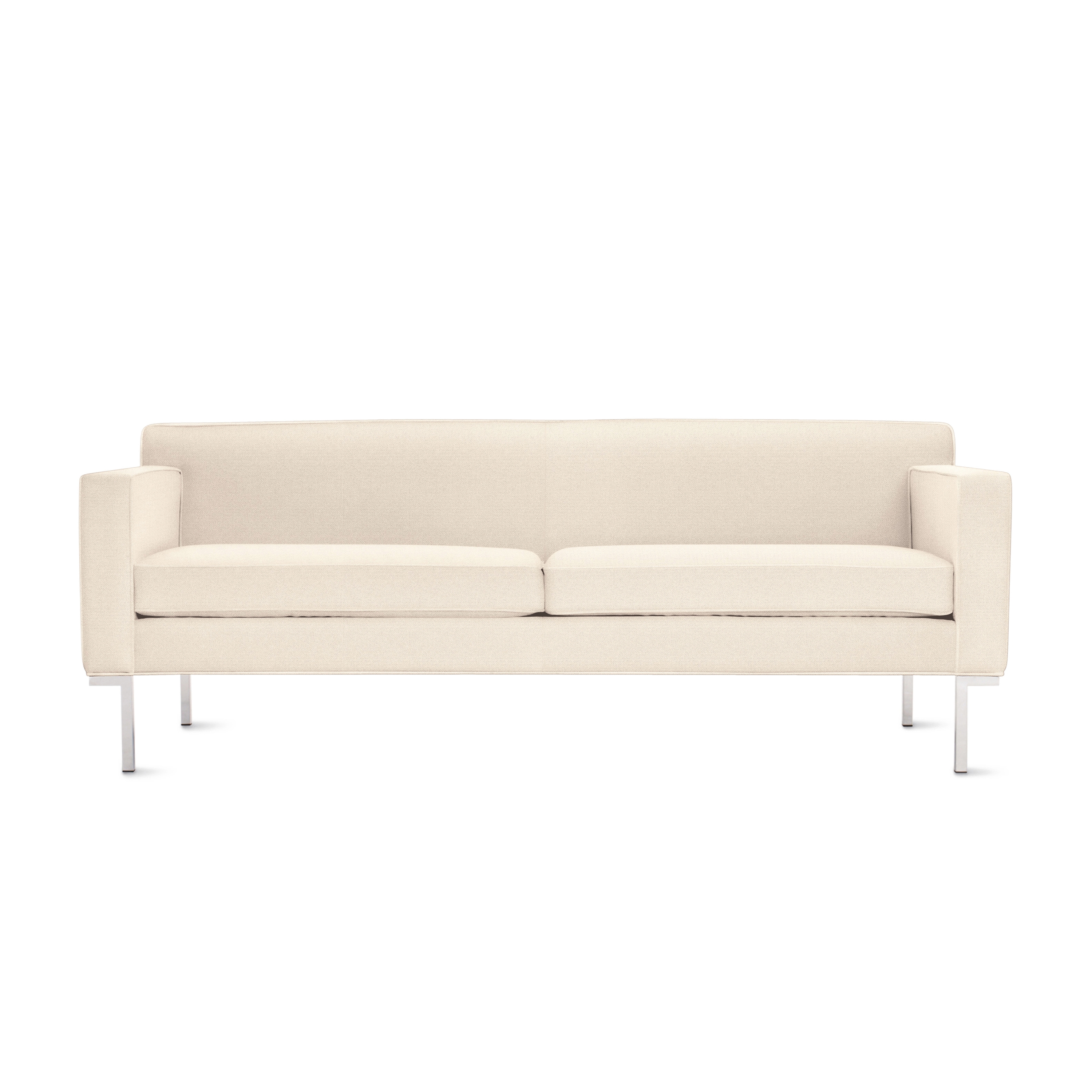 Mostra il prodotto Theatre Sofa in Fabric del produttore Design Within Reach