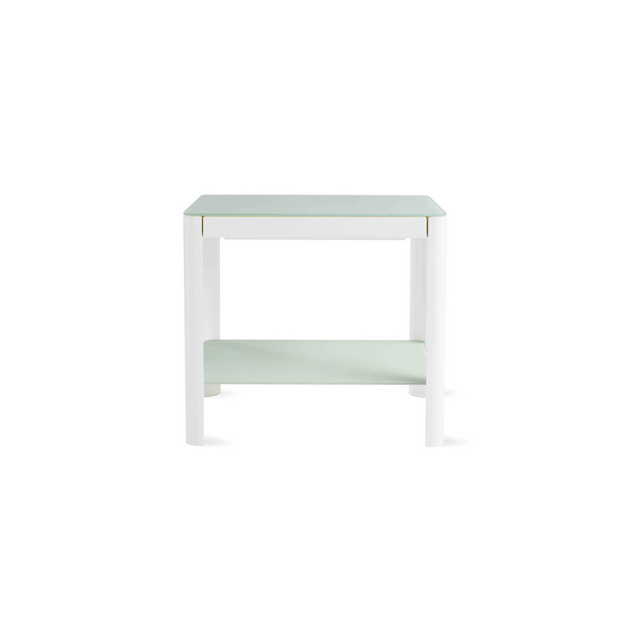 Mostra il prodotto Min Bedside Table with Shelf del produttore Design Within Reach