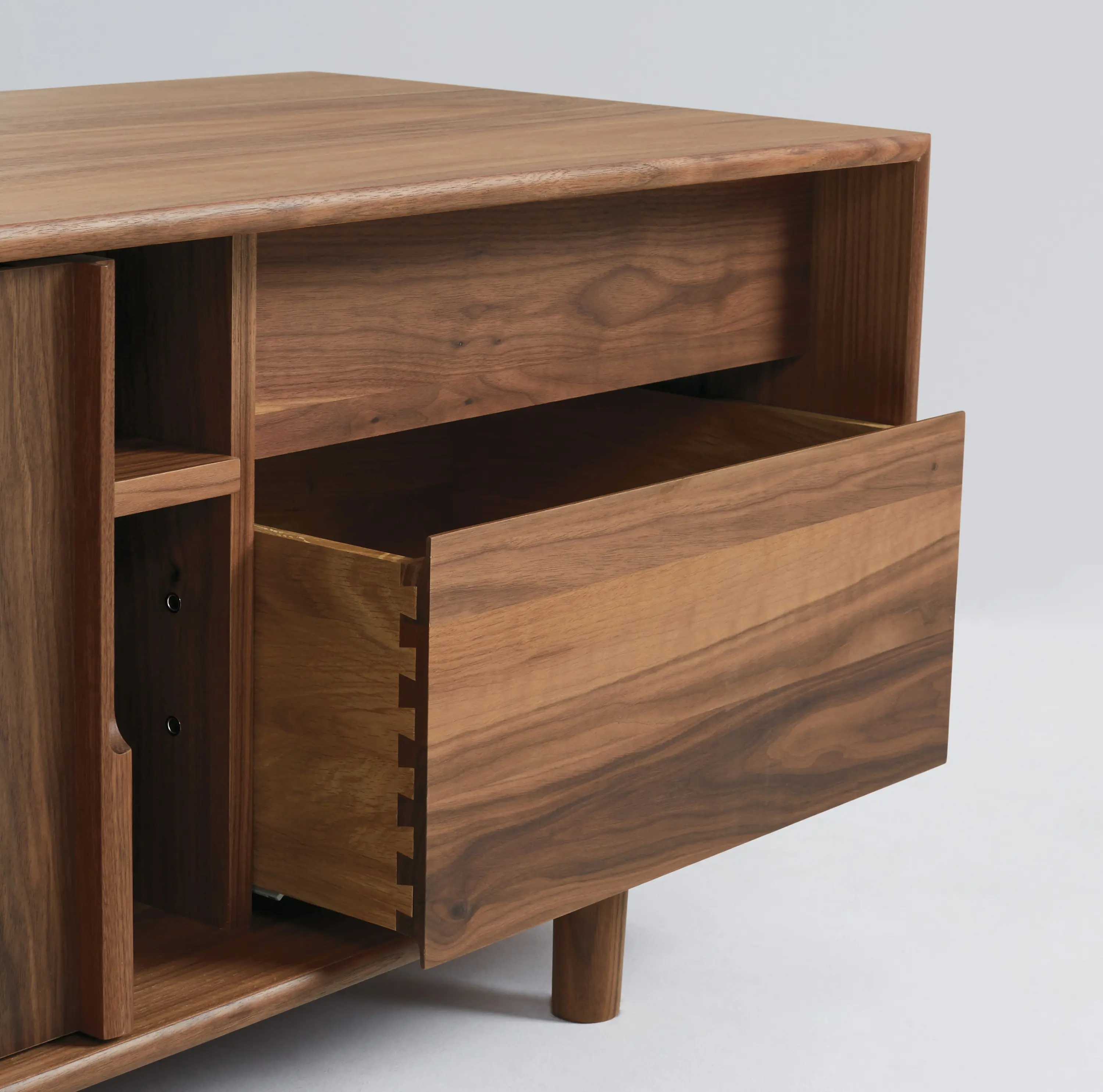 Design Within Reach - Edel Media Unit