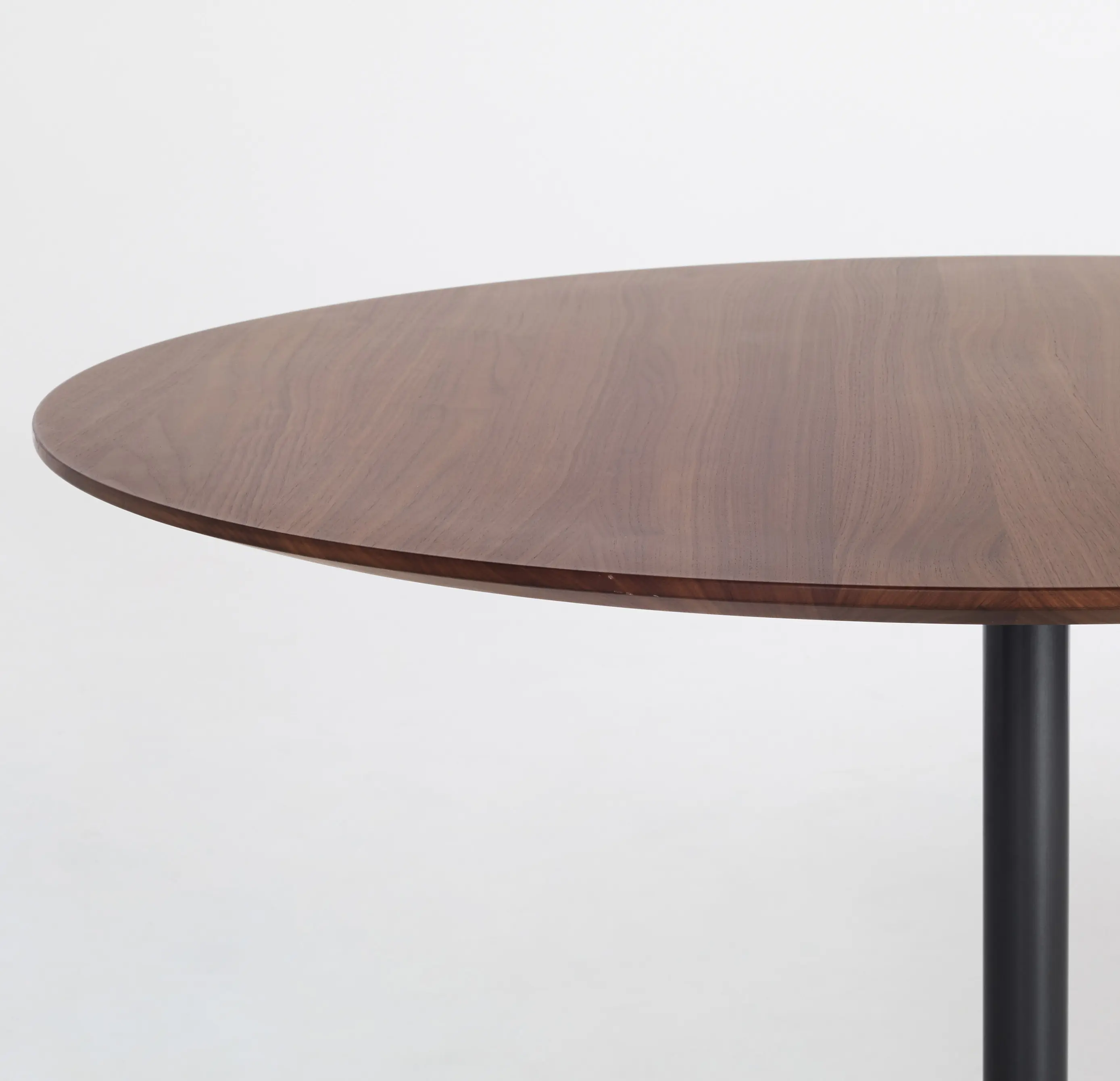 Design Within Reach - Nove Table