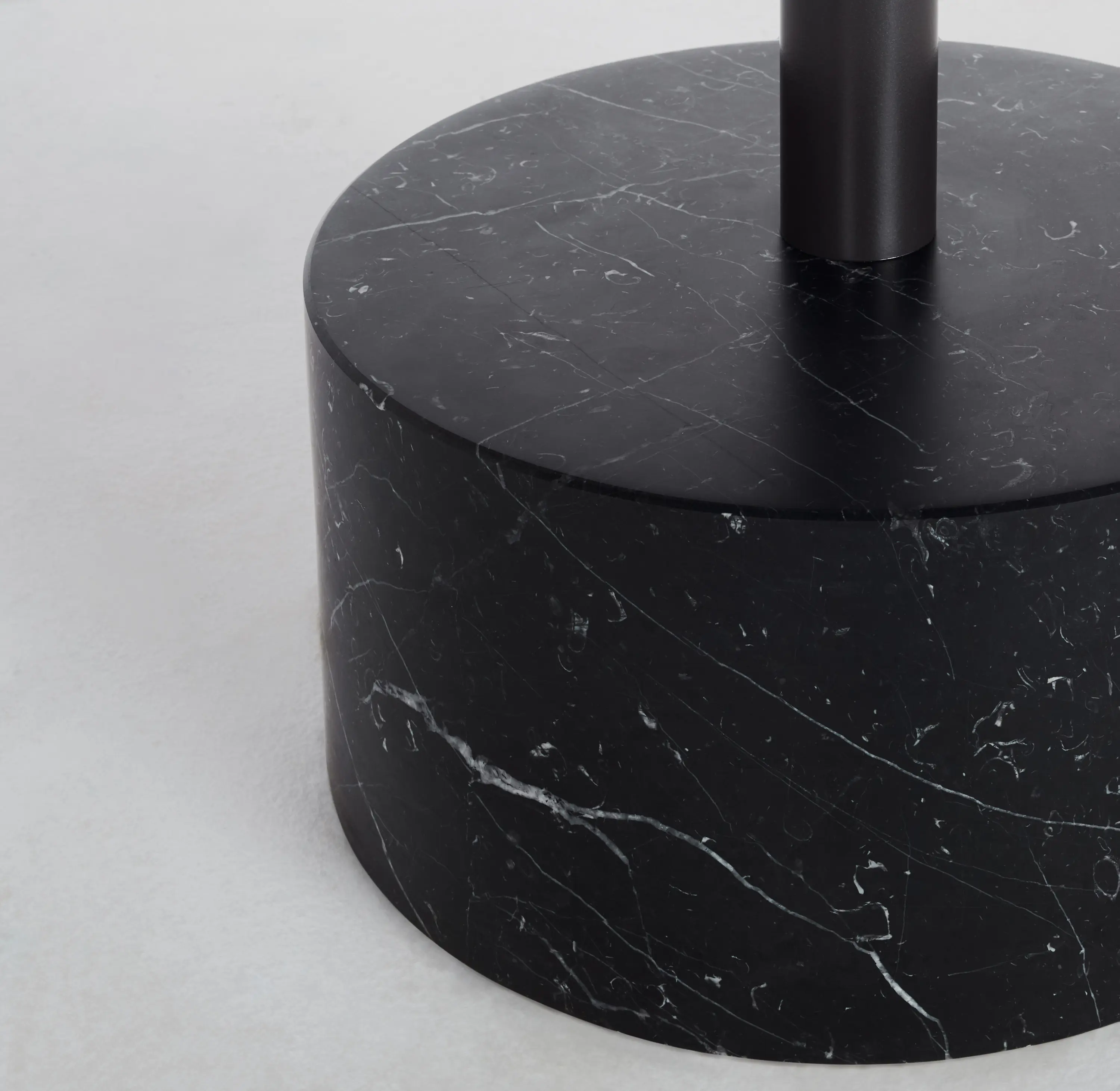 Design Within Reach - Nove Table