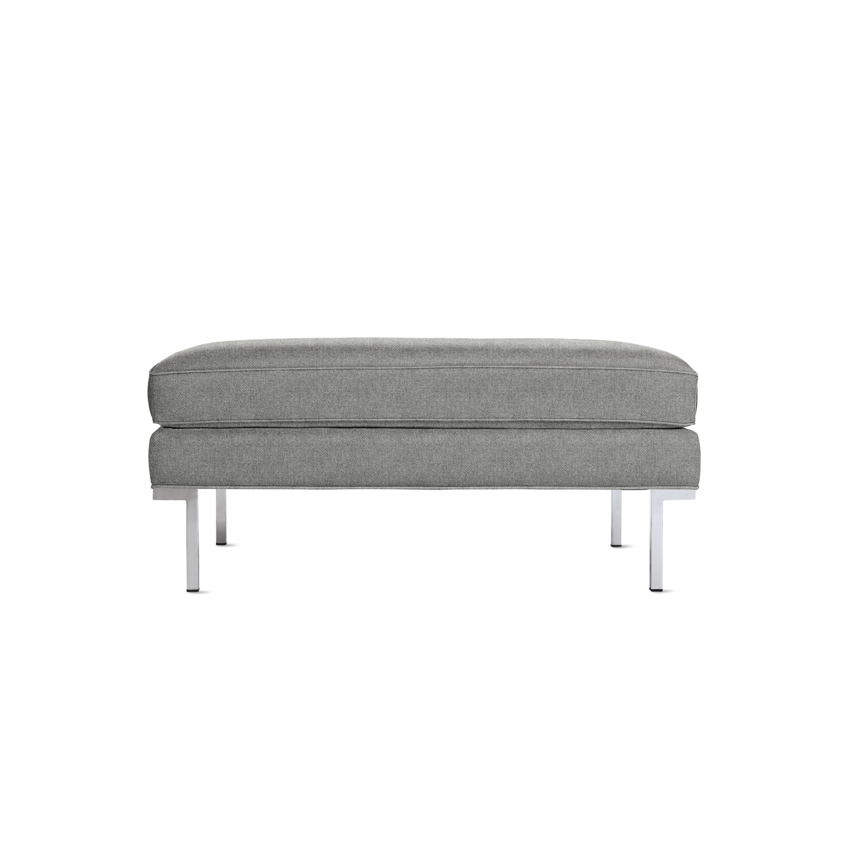 Afficher le produit Theatre Ottoman du fabricant Design Within Reach