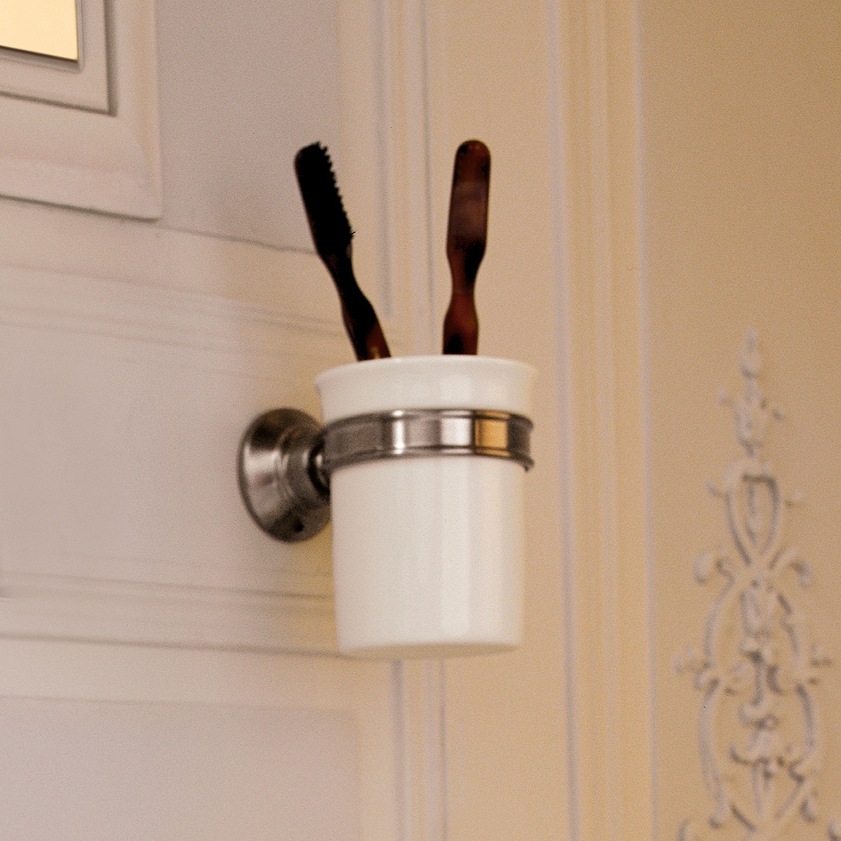 Display product AXOR Montreux Toothbrush Tumbler from manufacturer AXOR