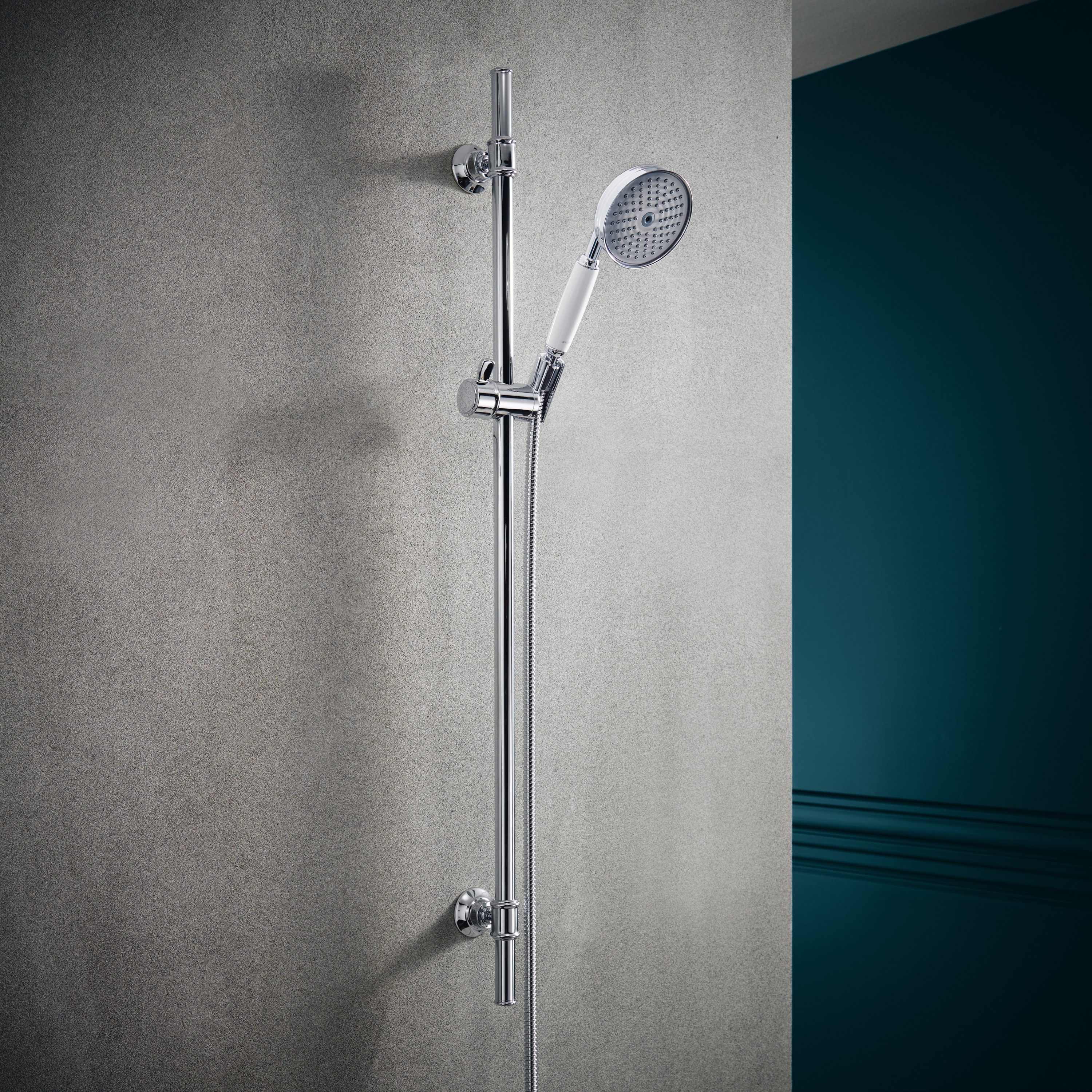Display product AXOR Montreux Shower Set DN15 from manufacturer AXOR
