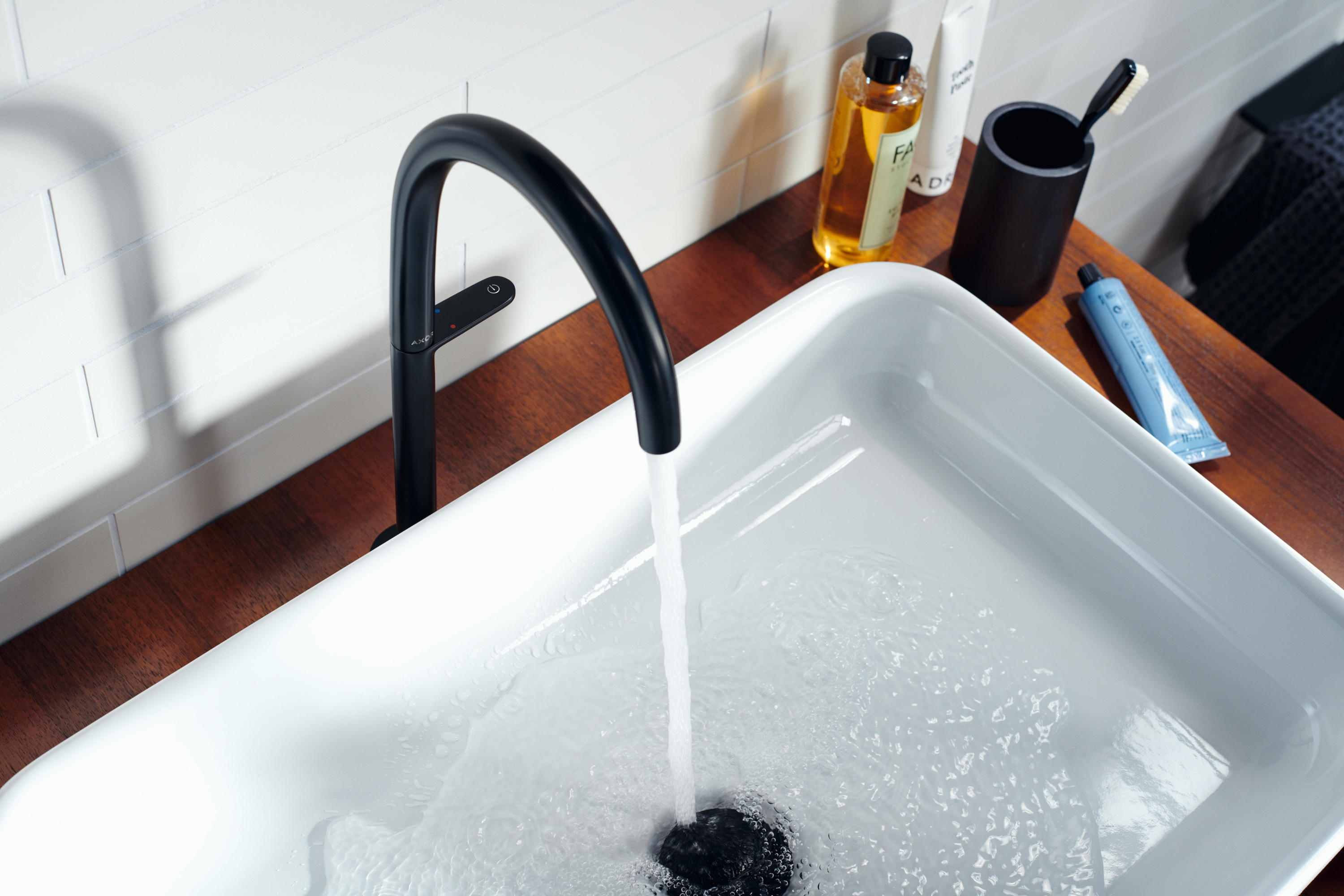 Display product AXOR One Basin mixer Select 260 for wash bowls with push-open waste set from manufacturer AXOR