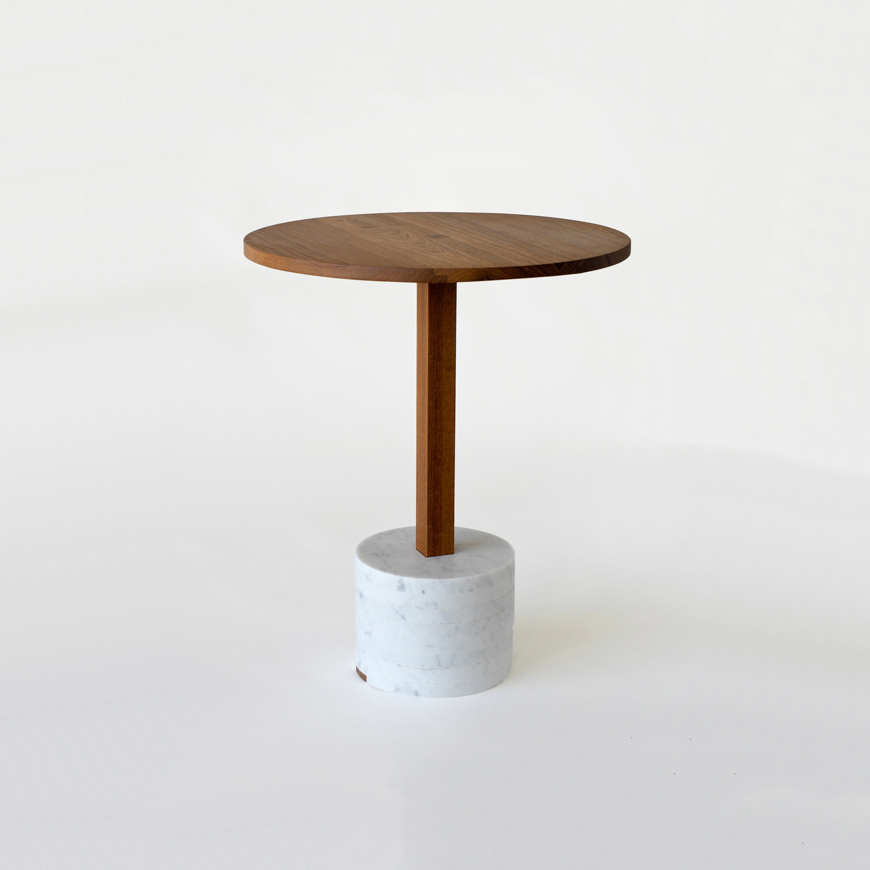 Afficher le produit Foundation Table du fabricant Fort Standard