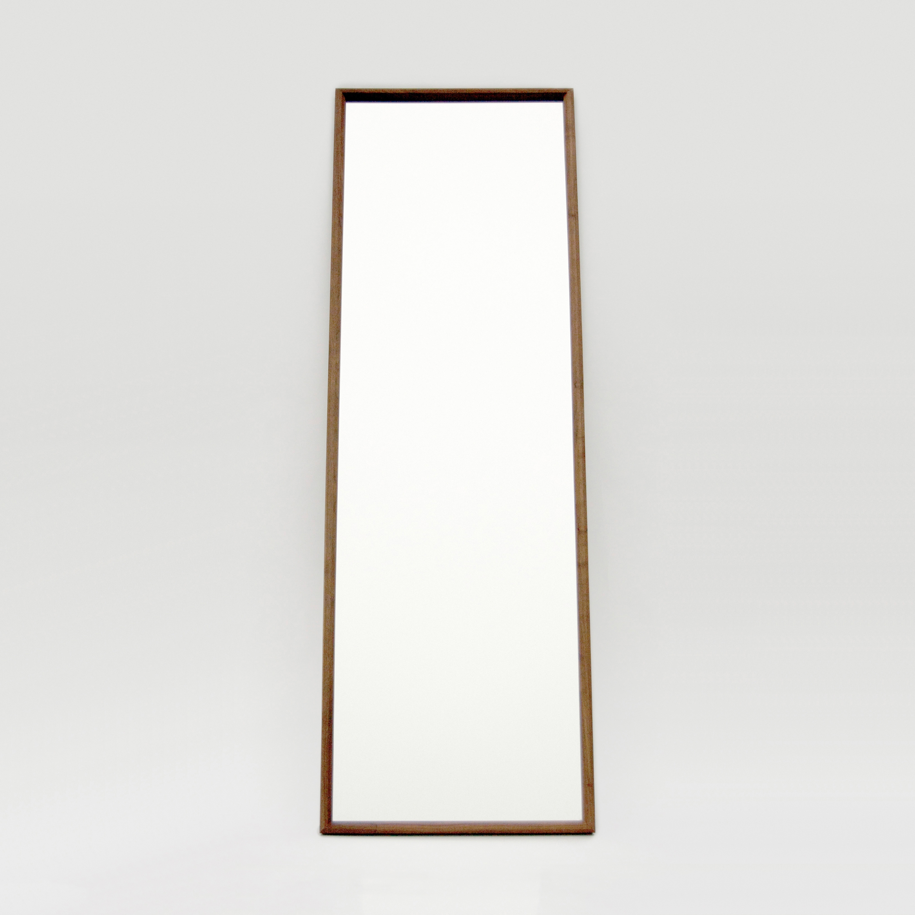 Mostra il prodotto Plane Mirror del produttore Fort Standard