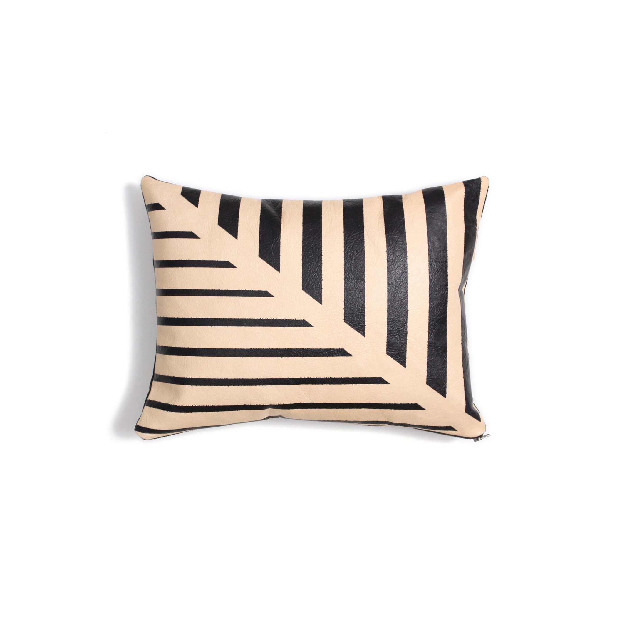 Vertoon produk Black Lines Leather Pillow - 12x16 van vervaardiger AVO