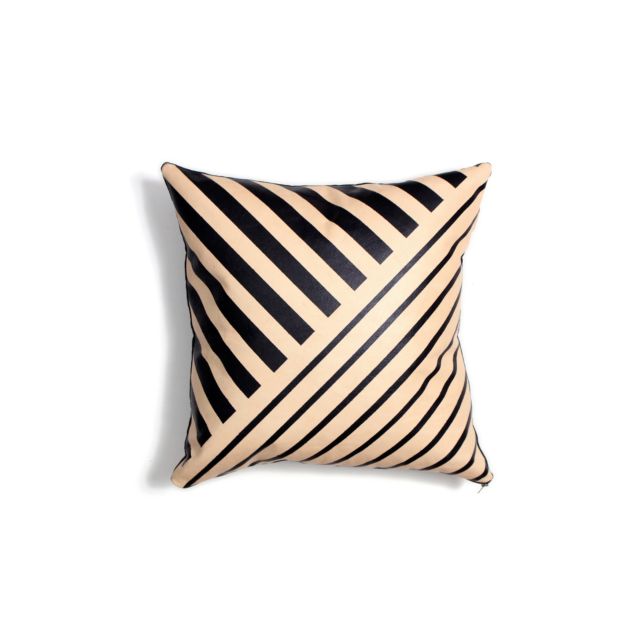 Vertoon produk Black Lines Leather Pillow - 18x18 van vervaardiger AVO