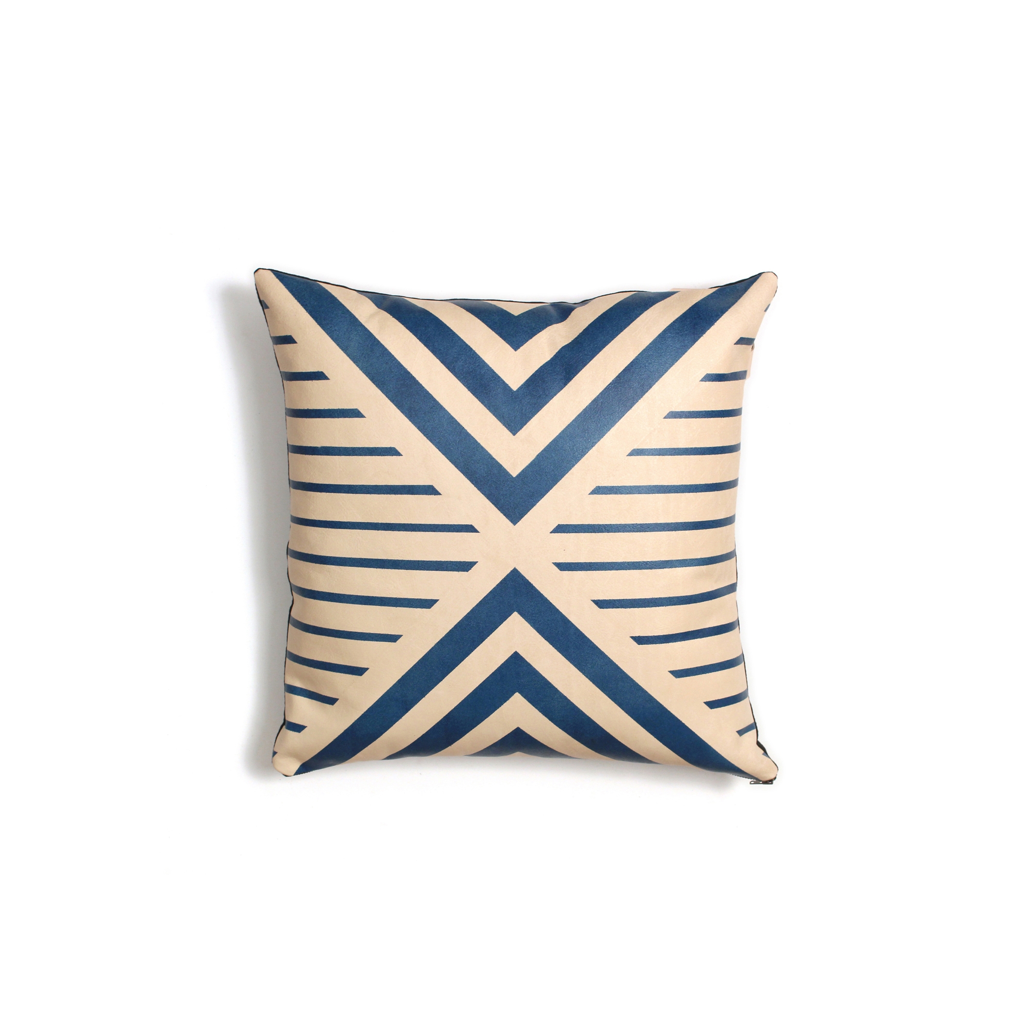 Mostra il prodotto Blue Geometric Leather Pillow - 18x18 del produttore AVO