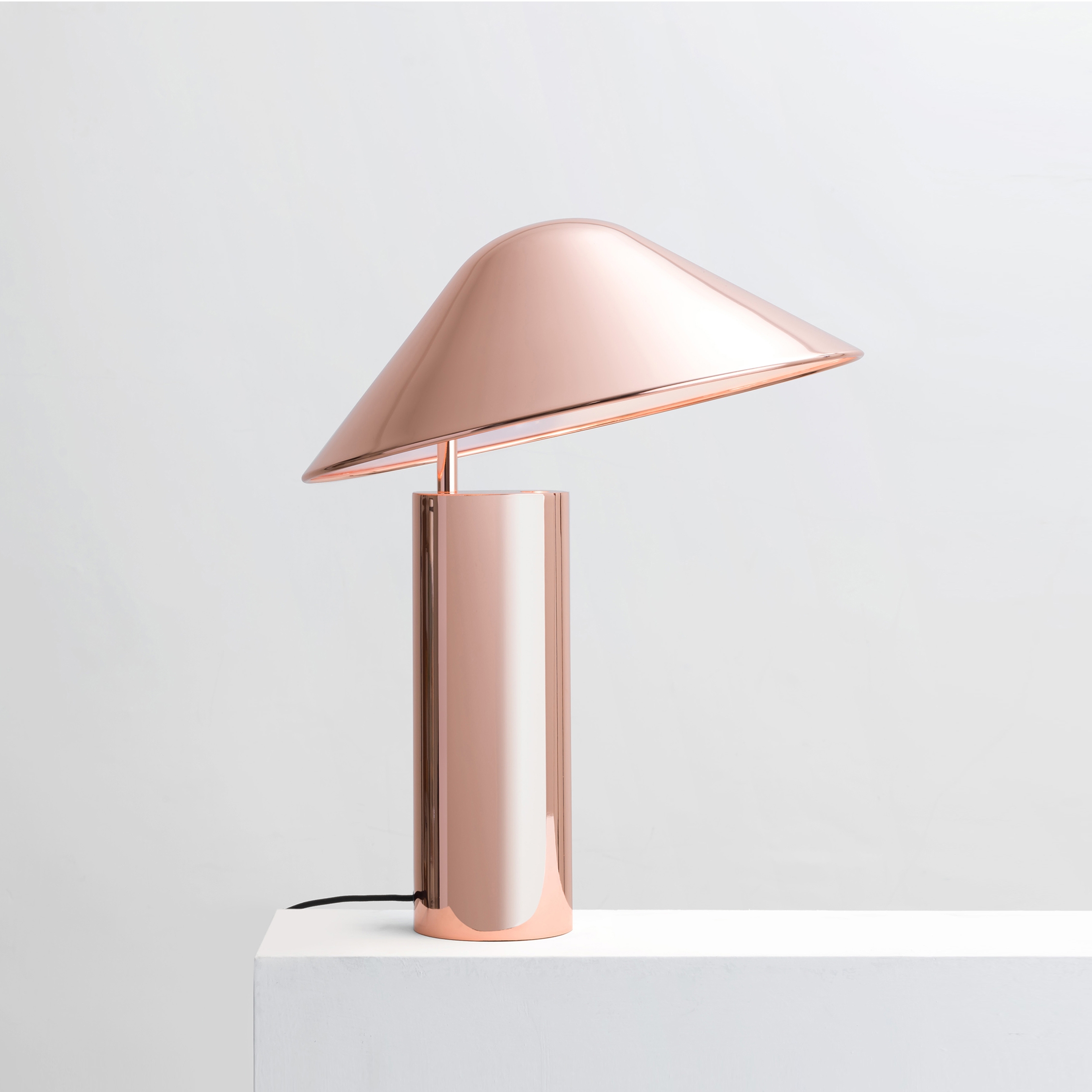 Display product Damo Desk Lamp from manufacturer SEEDDESIGN