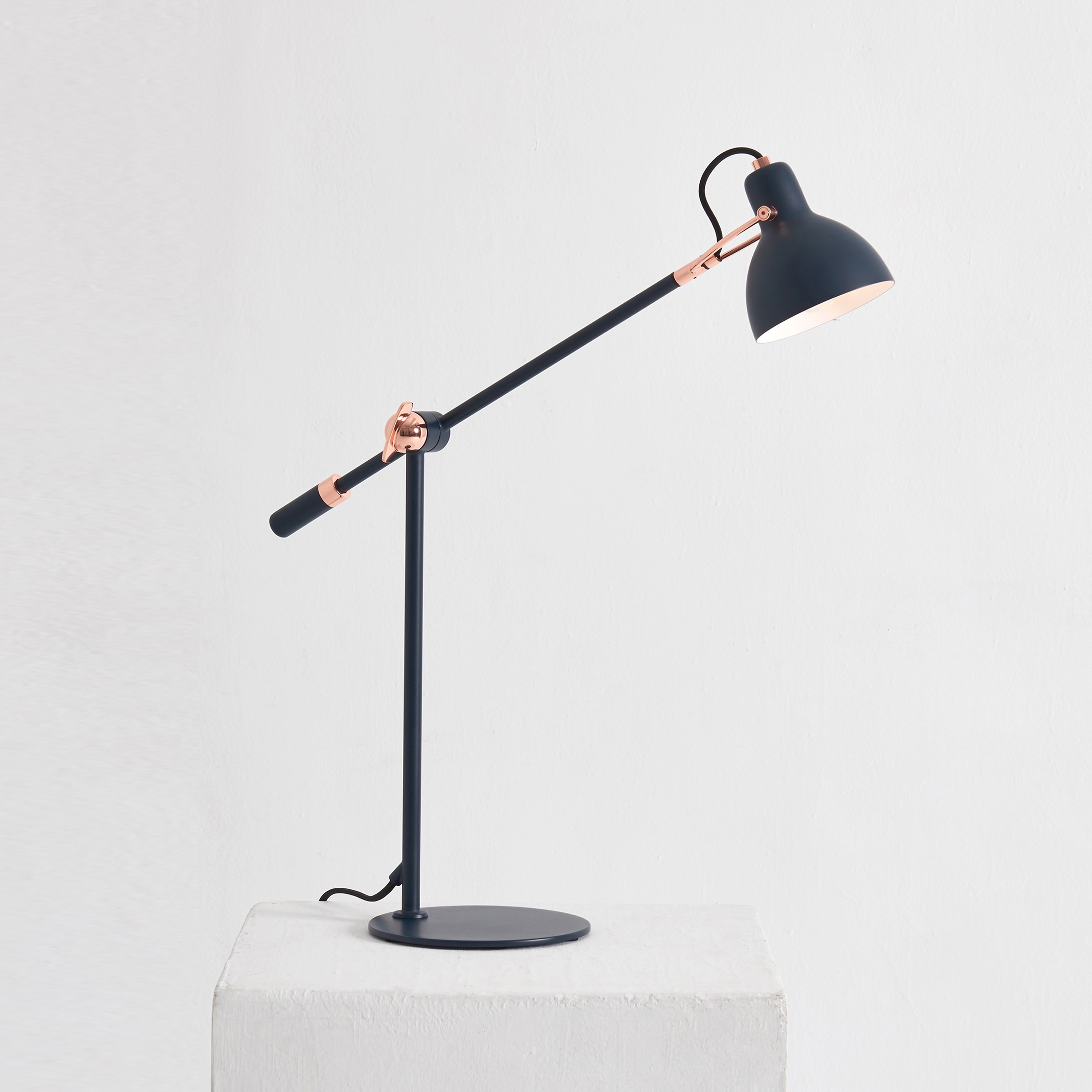 Mostra il prodotto Laito Gentle Table del produttore SEEDDESIGN