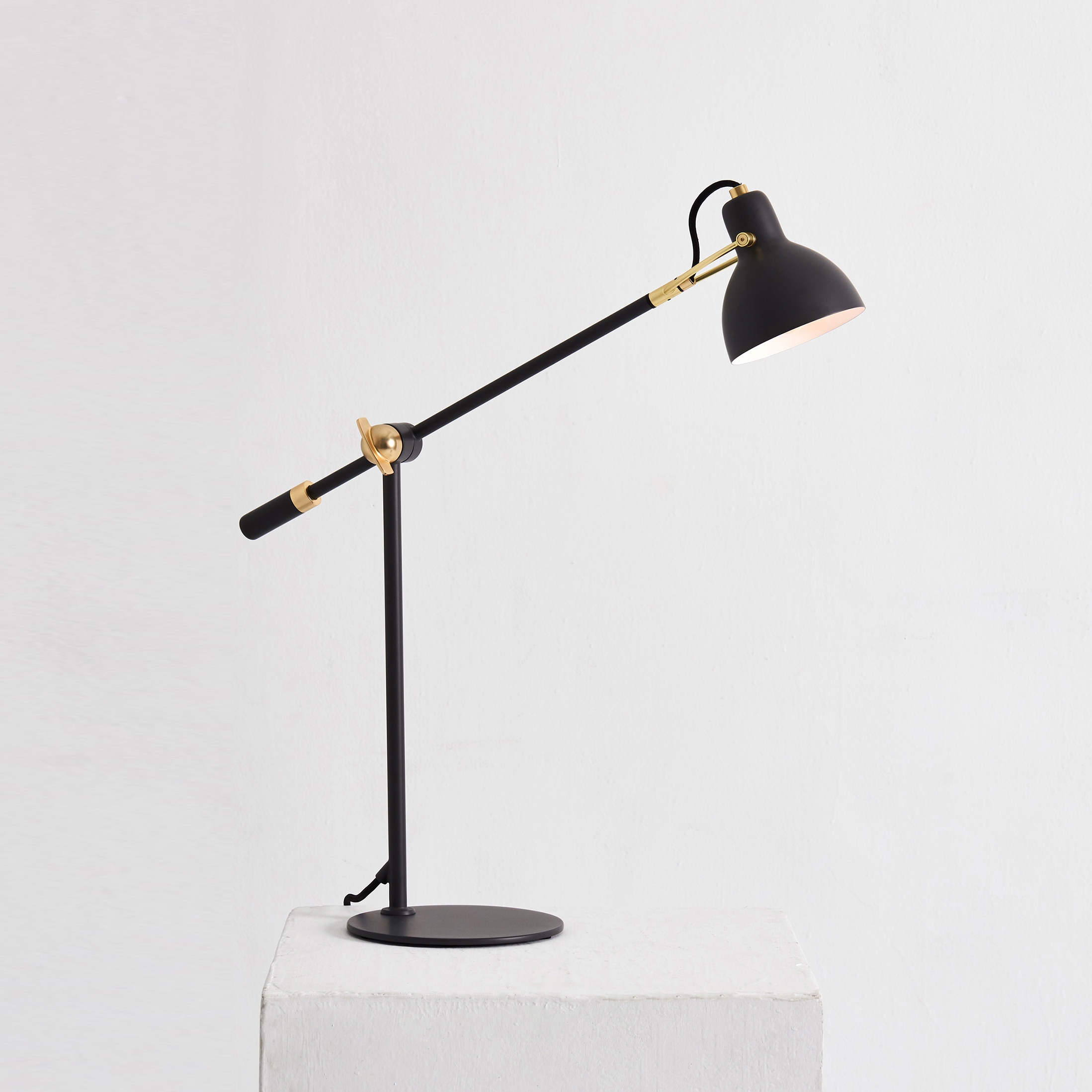 Laito Gentle Table