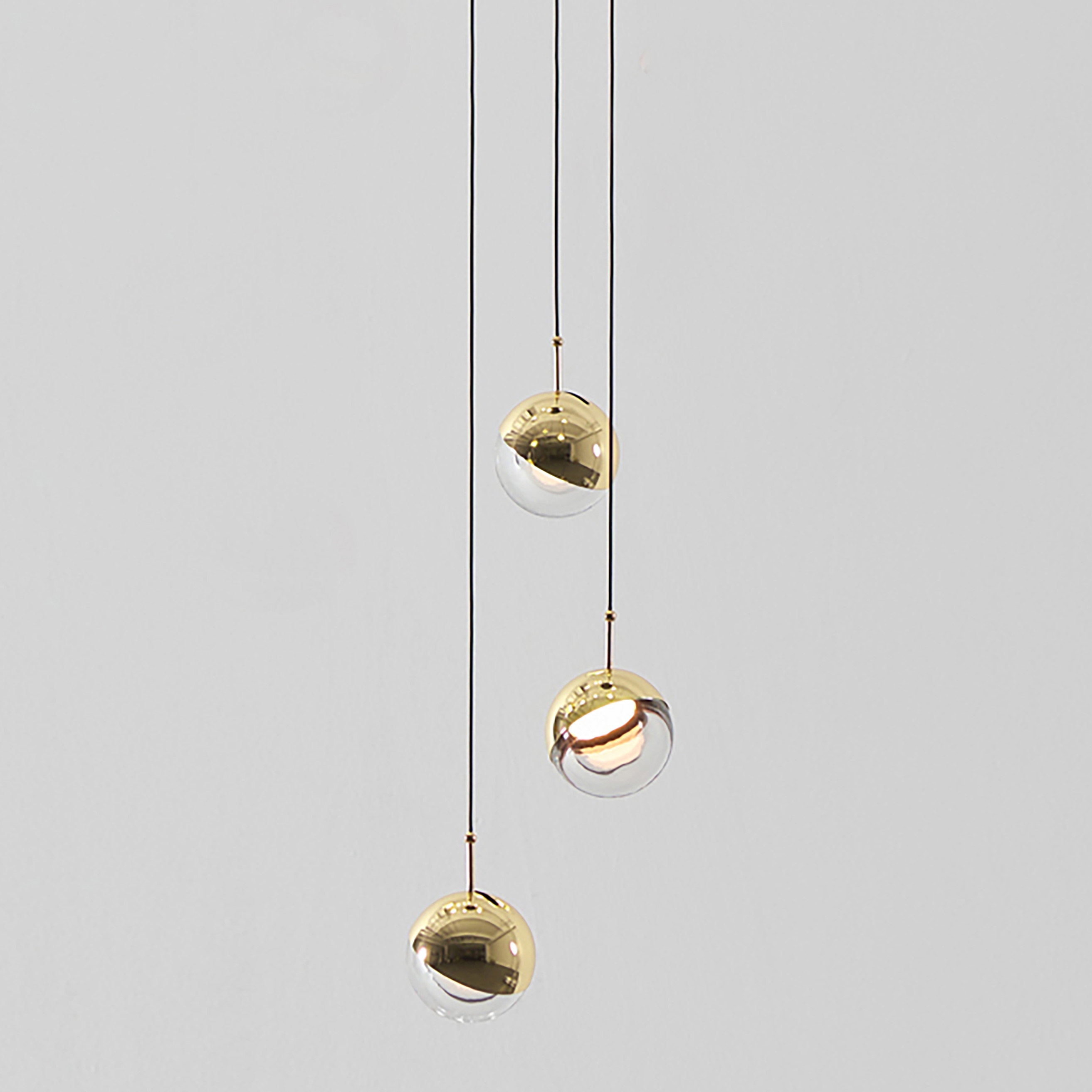 Mostrar el producto Dora PL3 Pendant Lamp del fabricante SEEDDESIGN