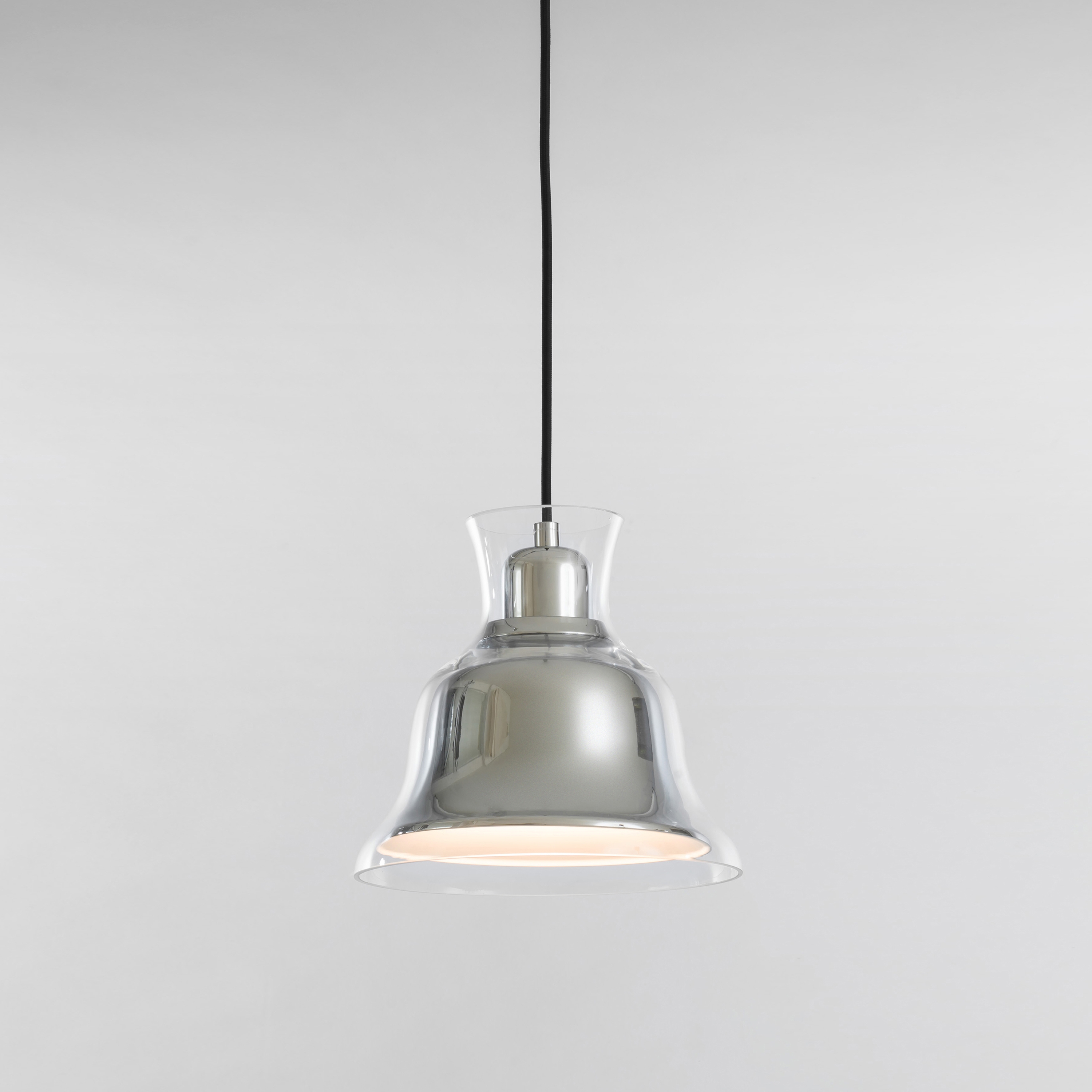 Mostra il prodotto Salute P Bell R Pendant Lamp del produttore SEEDDESIGN