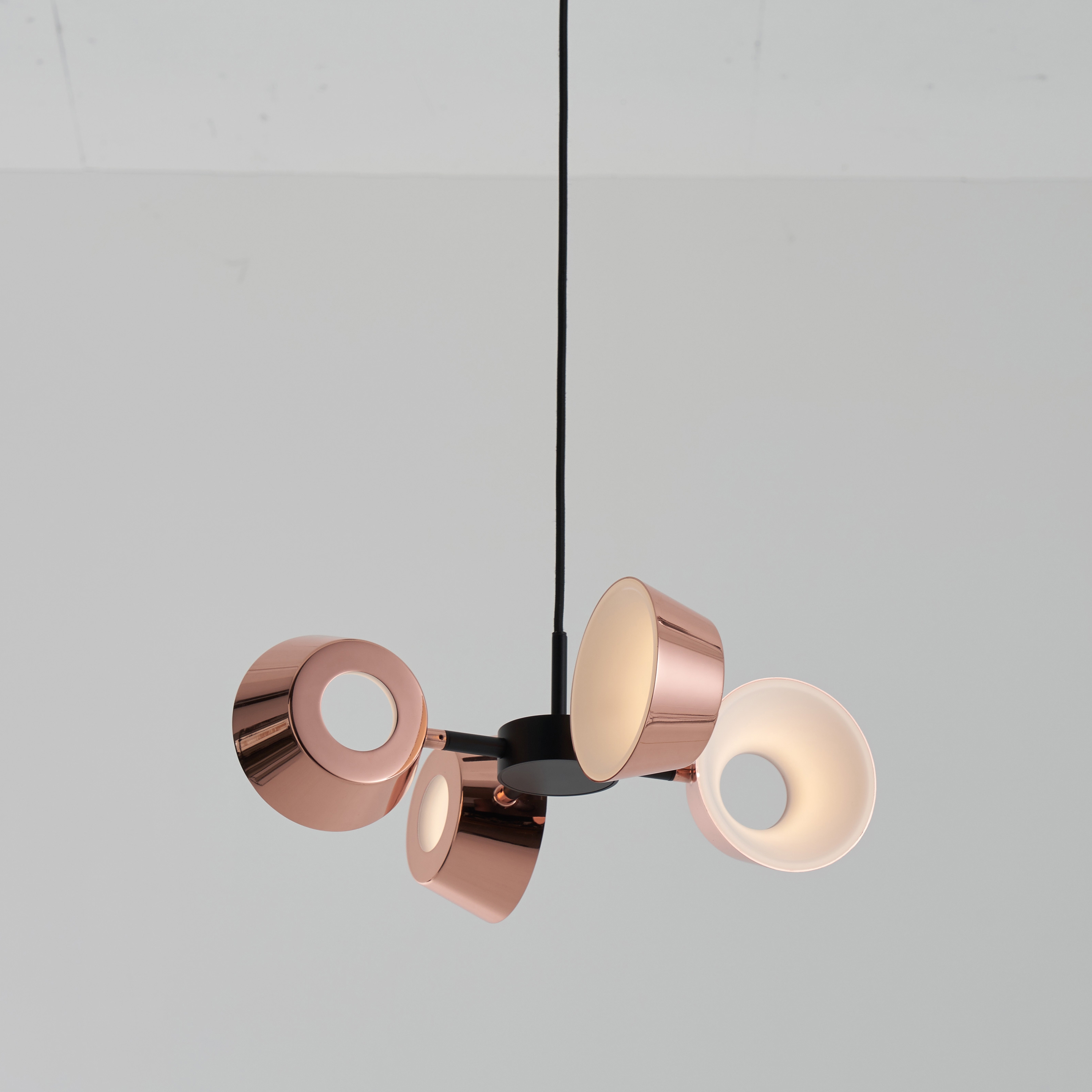 Mostra il prodotto OLO PC4 pendant light in shiny copper del produttore SEEDDESIGN