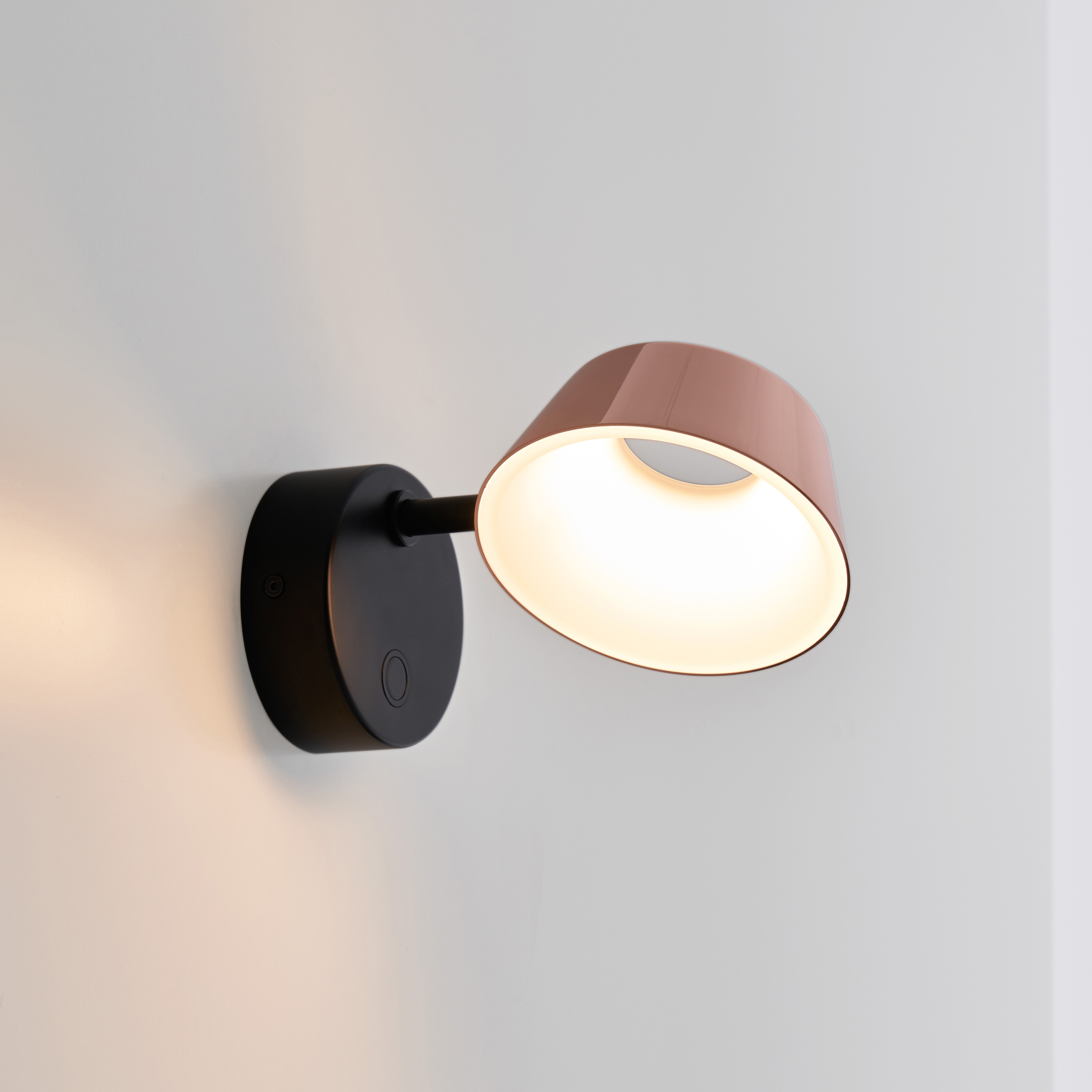 Display product OLO W from manufacturer SEEDDESIGN