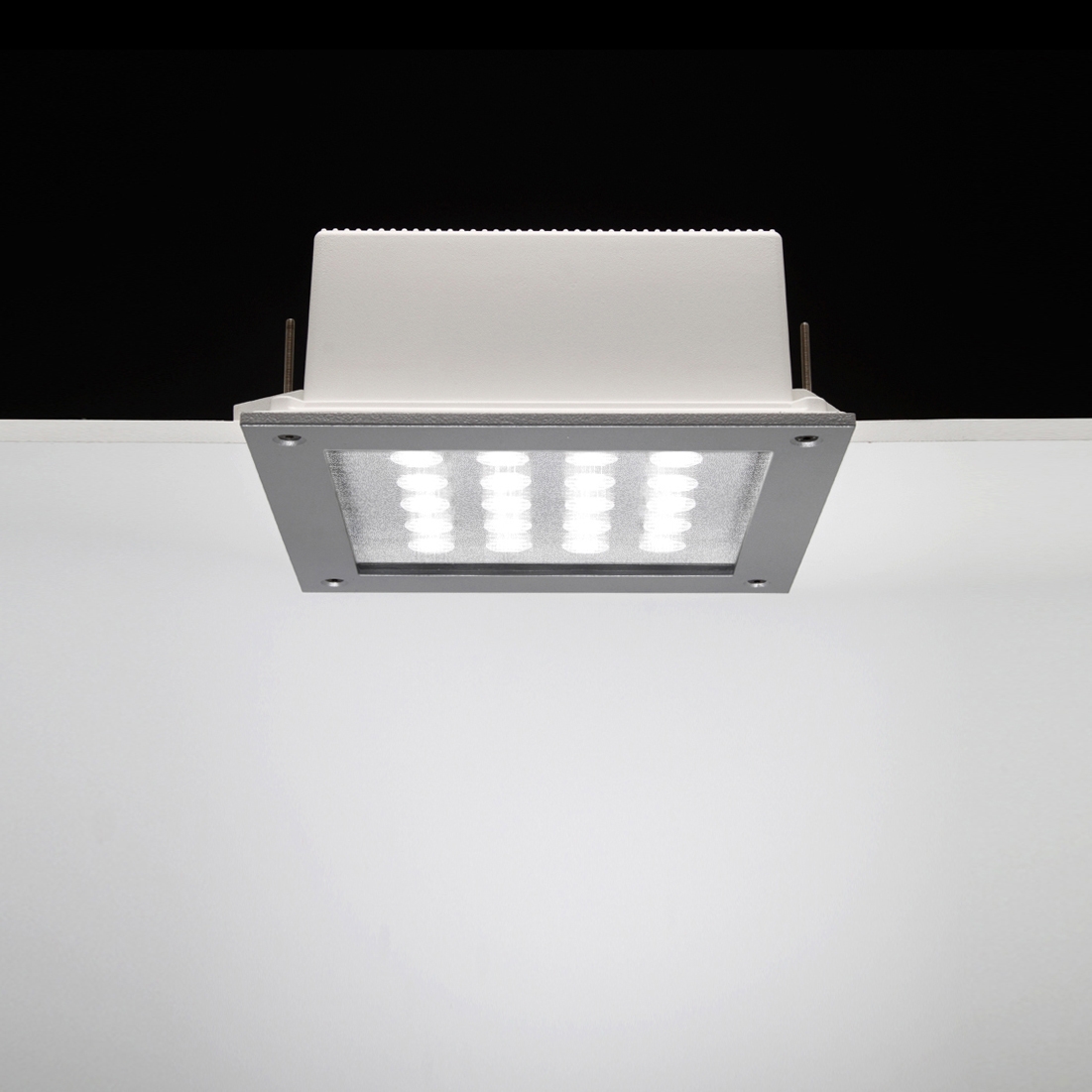 Mostra il prodotto Ara Power LED / 250x250 mm - Tutta Luce - Vetro Sabbiato del produttore Ares