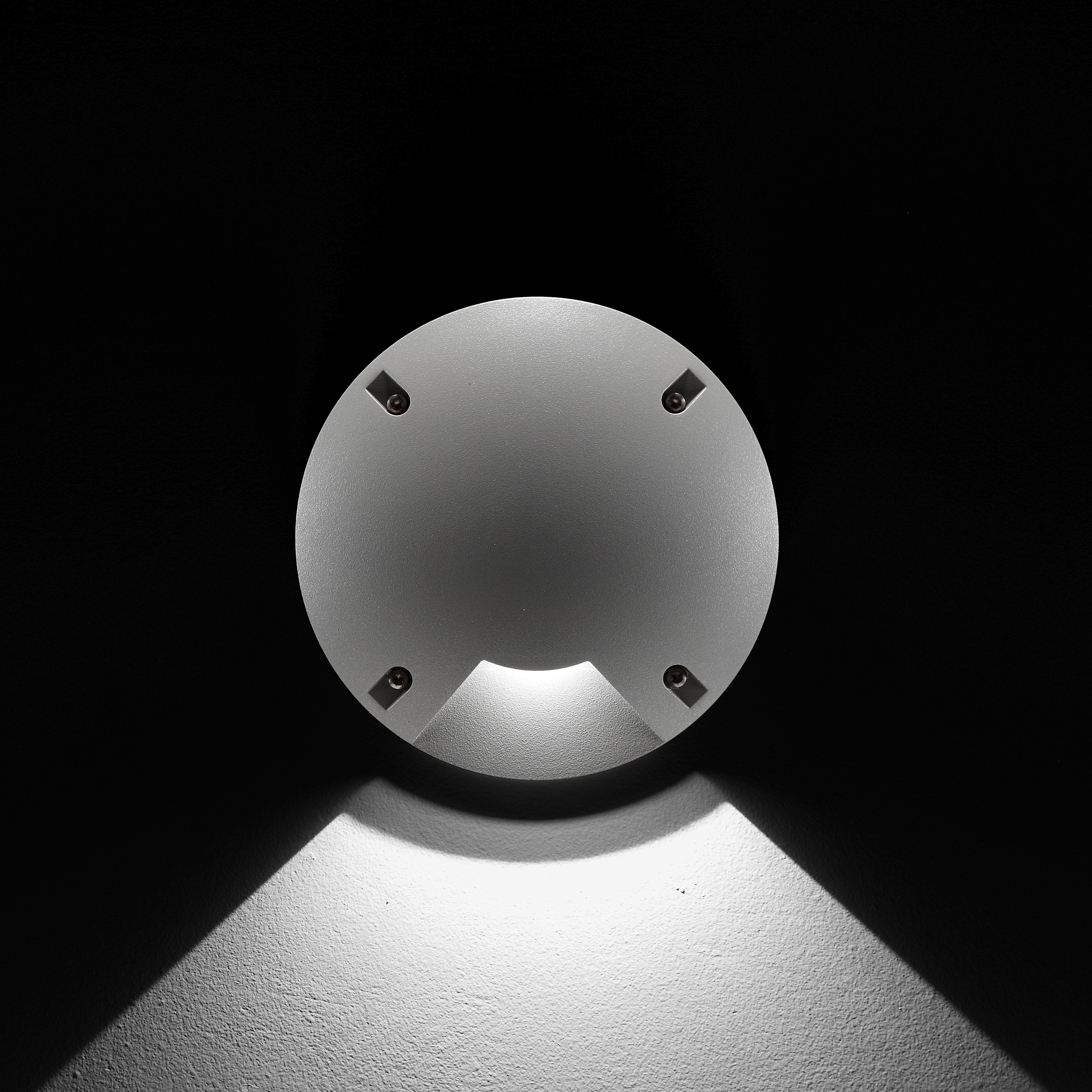 Display product Kamino 180 Power LED / One Emission from manufacturer Ares