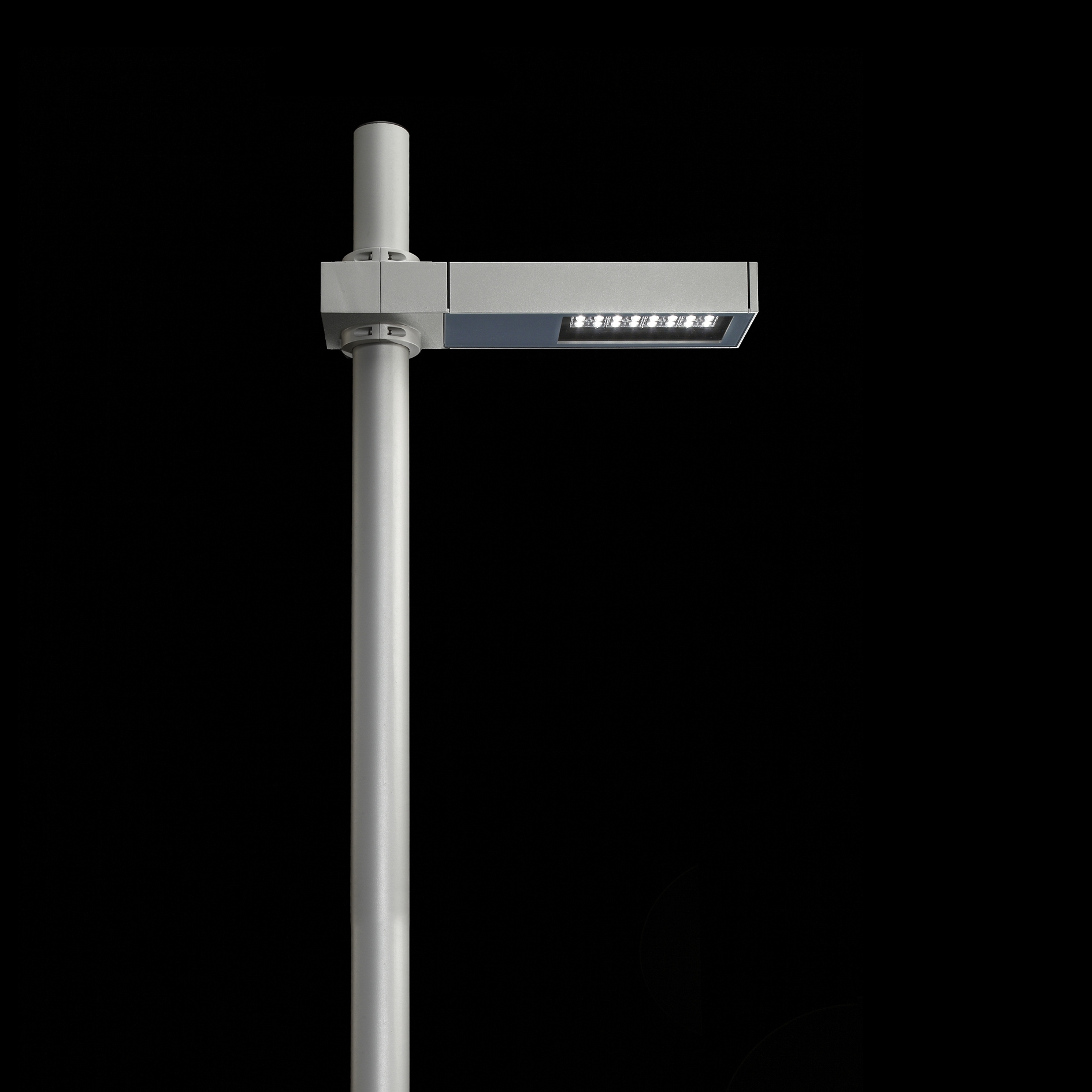 Vertoon produk Dooku 400 Power LED / Pole Ø 76mm - Single Top Pole - Wide Beam 120° (Wide Spaces - Public Areas - Parking Areas) van vervaardiger Ares