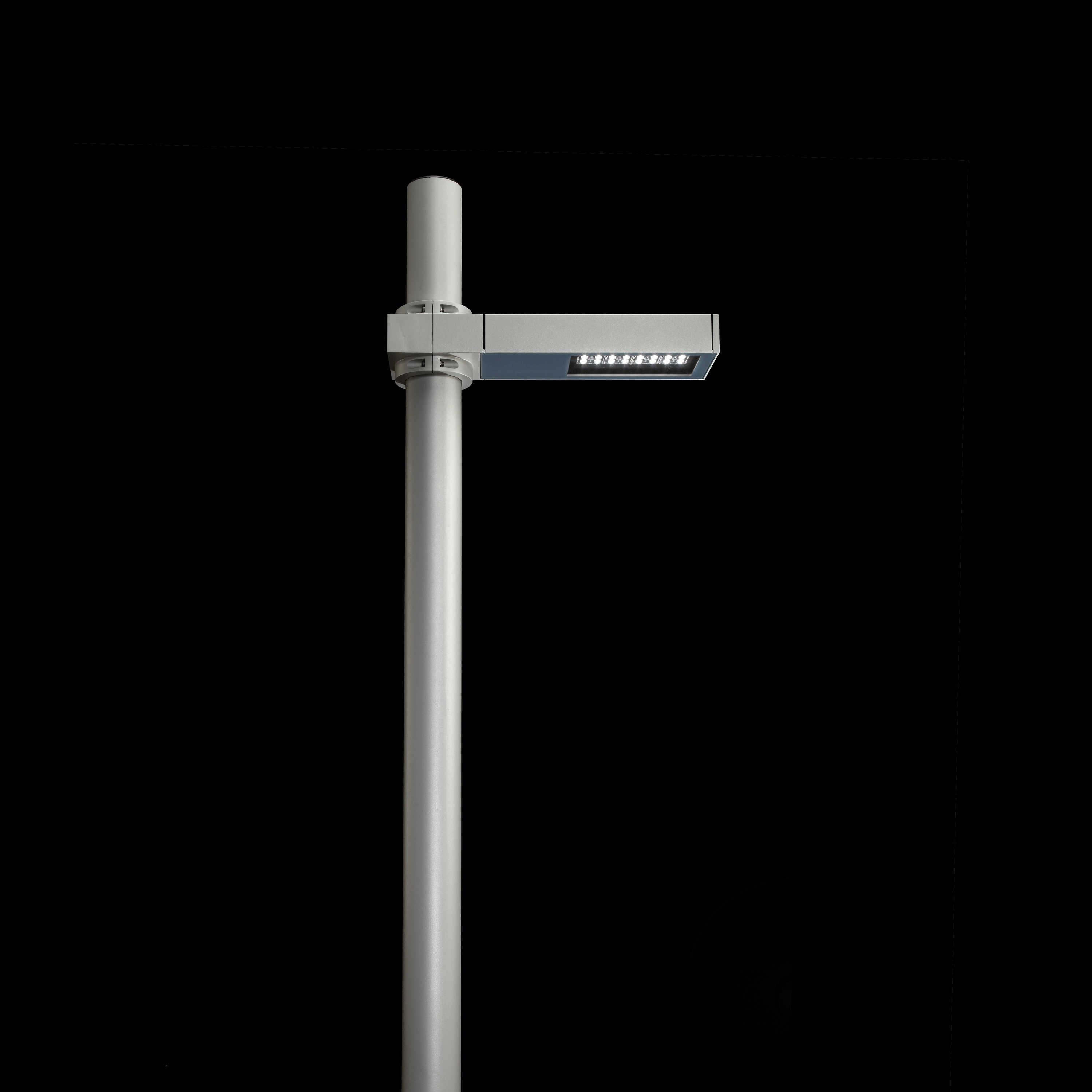 Mostrar el producto Dooku 400 Power LED / Pole Ø 102mm - Single Top Pole - Street Light Optic (Foot and Cycle Paths) del fabricante Ares
