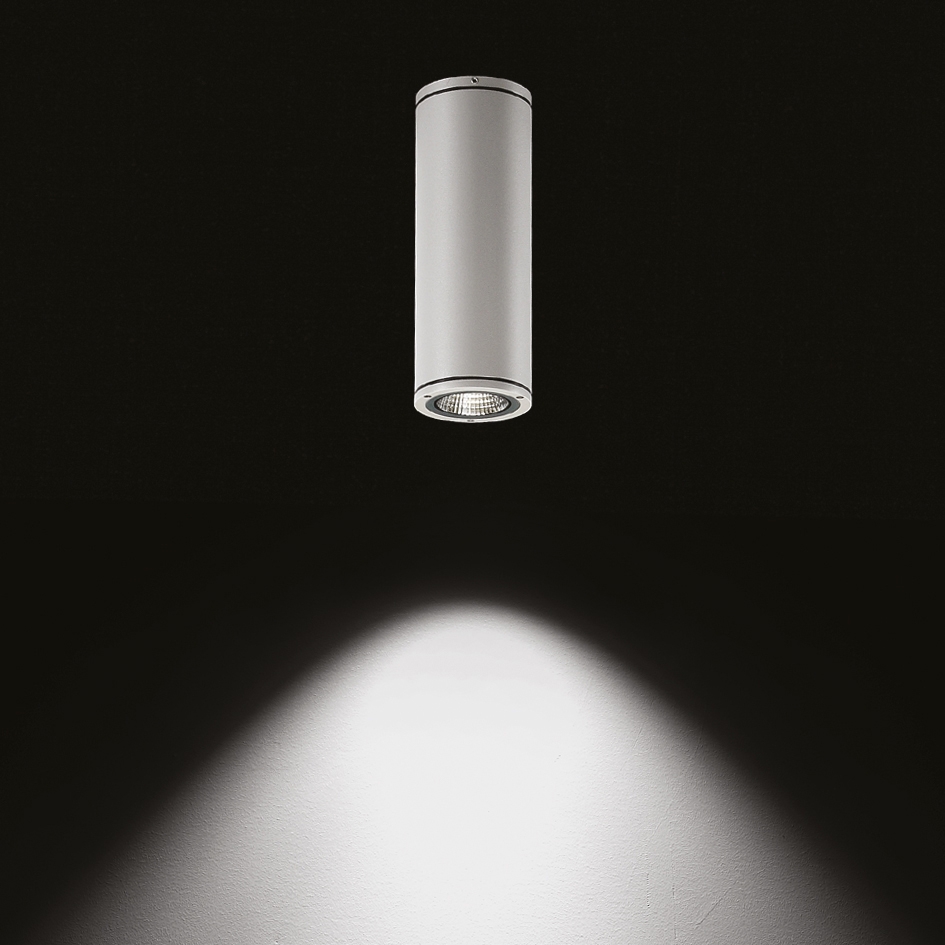 Display product Yama CoB LED / Ø 110mm - H 300mm - Transparent Glass - Medium Beam 40° from manufacturer Ares
