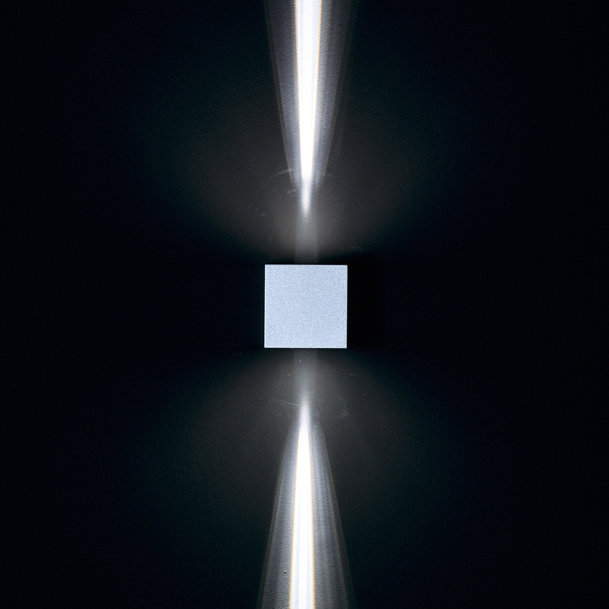 Vertoon produk Leo 80 / Bidirectional - Narrow Beam 10° - Convex Lens van vervaardiger Ares