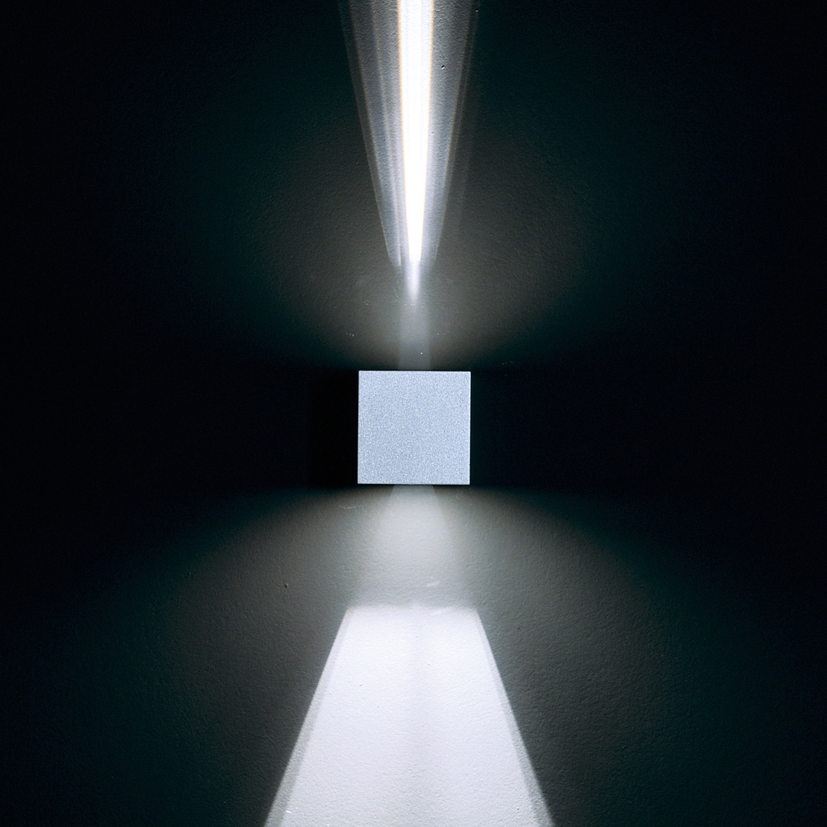 Vertoon produk Leo 80 / Bidirectional - Combined: Narrow Beam 10° (Convex Lens) + Medium Beam 40° van vervaardiger Ares
