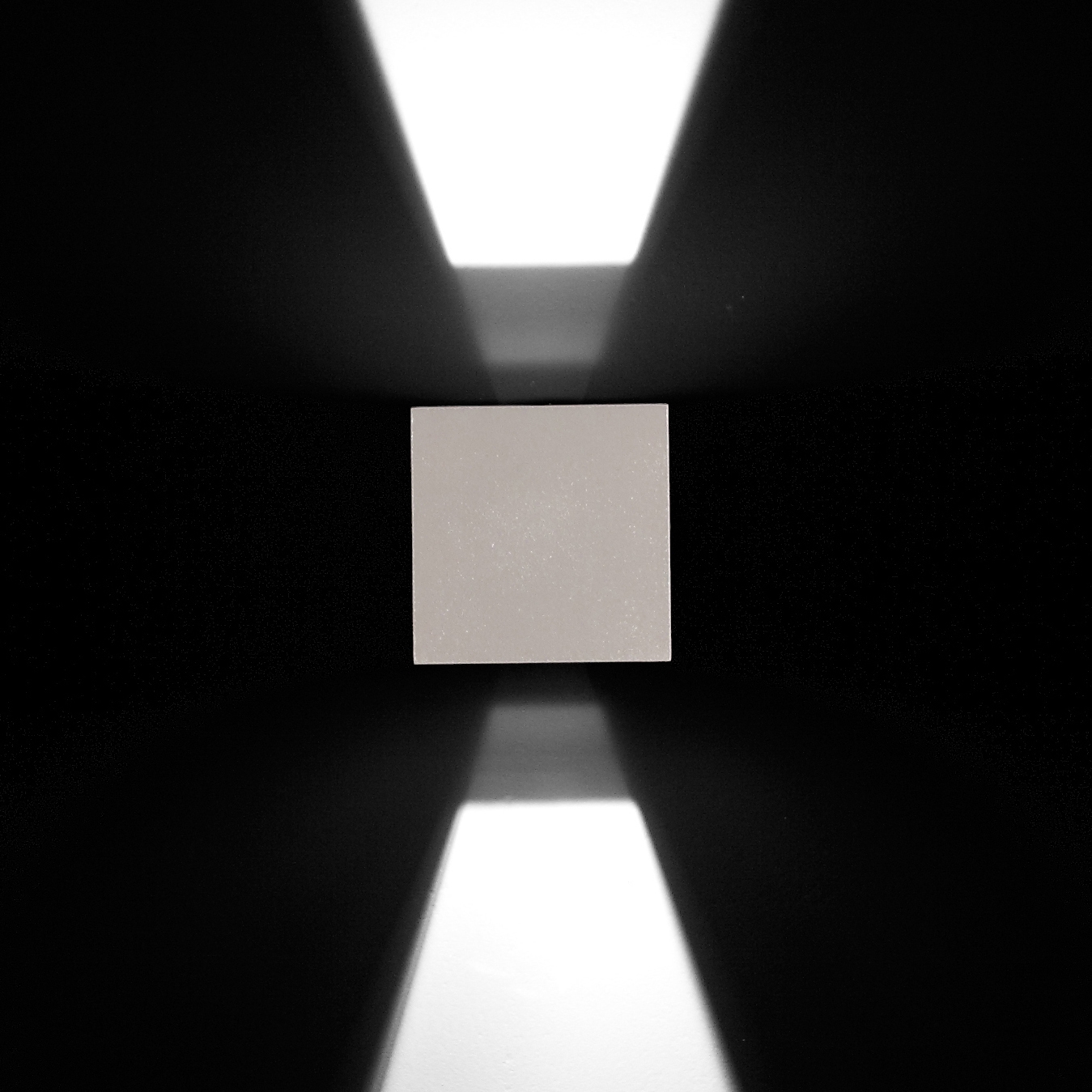 Mostrar el producto Leo 120 / Bidirectional - Medium Beam 35° del fabricante Ares
