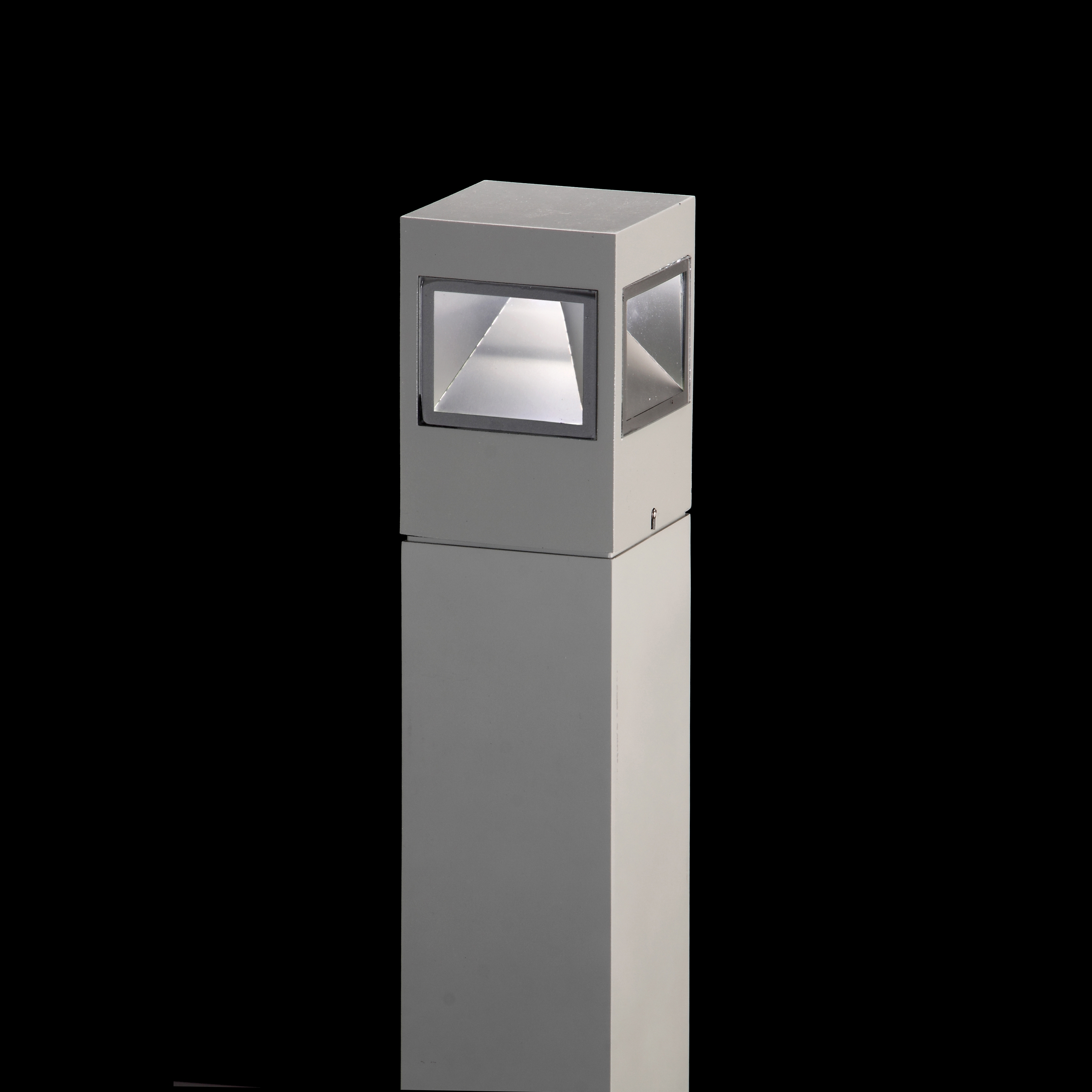 Produkt Leo 120 on post / Omnidirectional - Transparent Glass des Herstellers Ares anzeigen