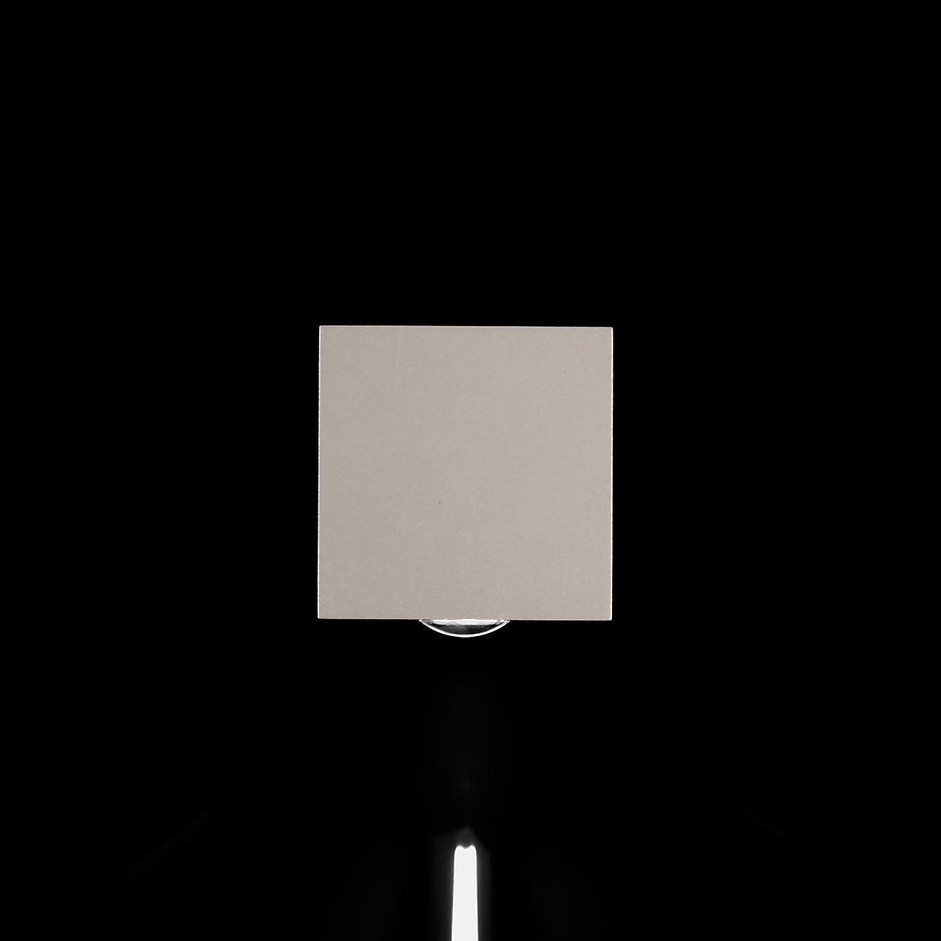 Display product Leo 160 Power LED / Unidirectional - Narrow Beam 2° - Convex Lens from manufacturer Ares
