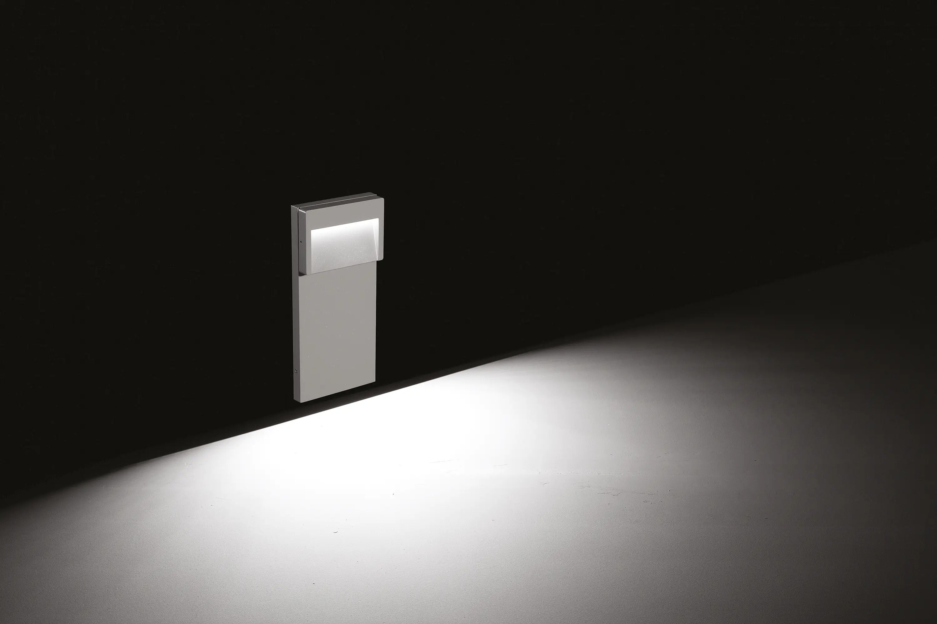 Ares - Hyperion Mid-Power LED / Pole