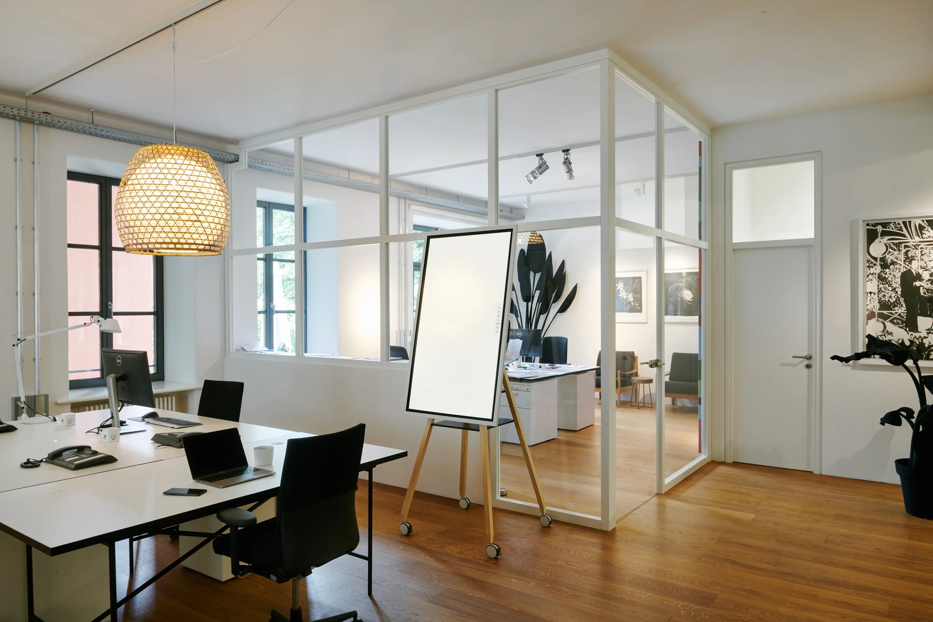 roomours - Flip It | Pied pour flipcharts numériques