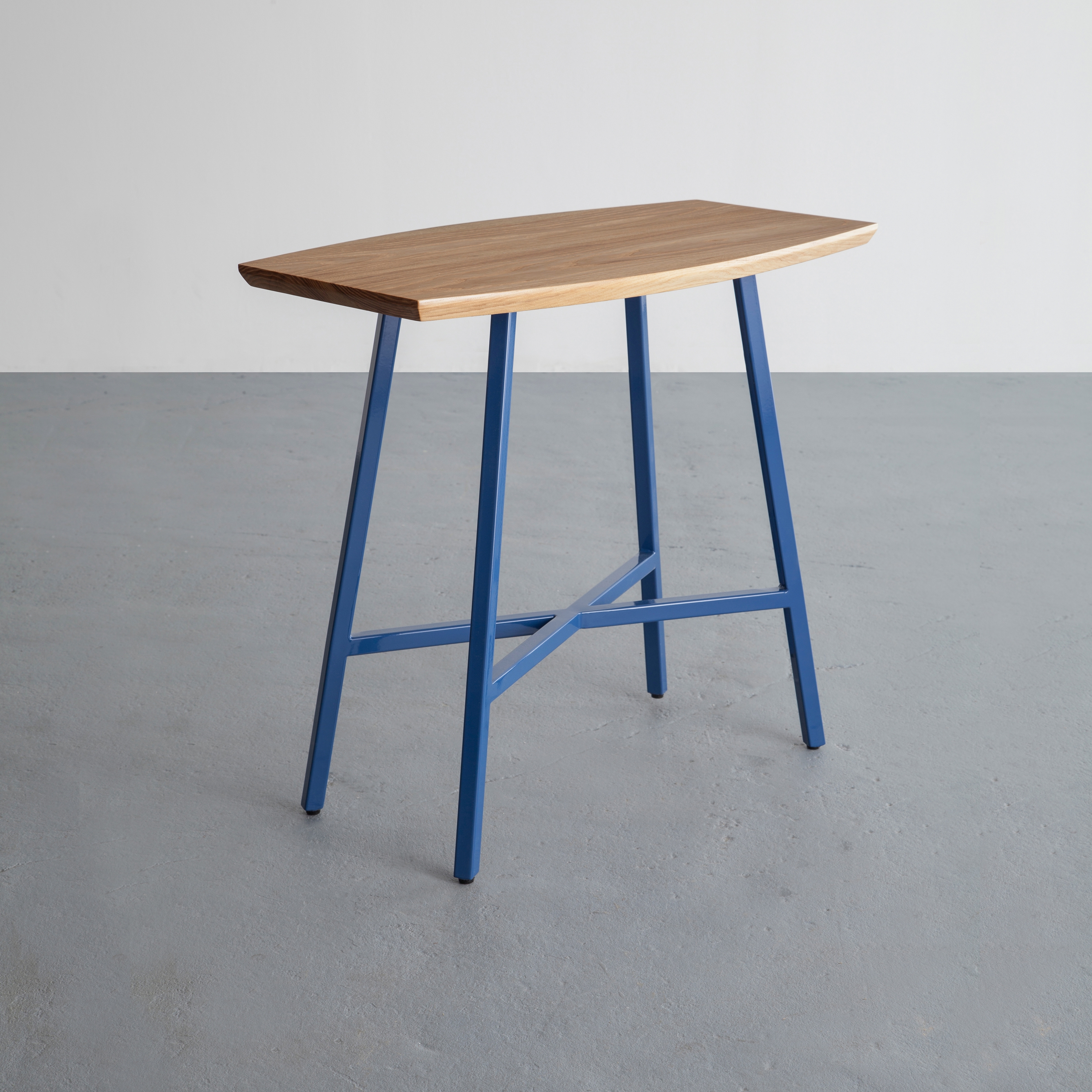 Produkt Boat | End Table des Herstellers David Gaynor Design anzeigen