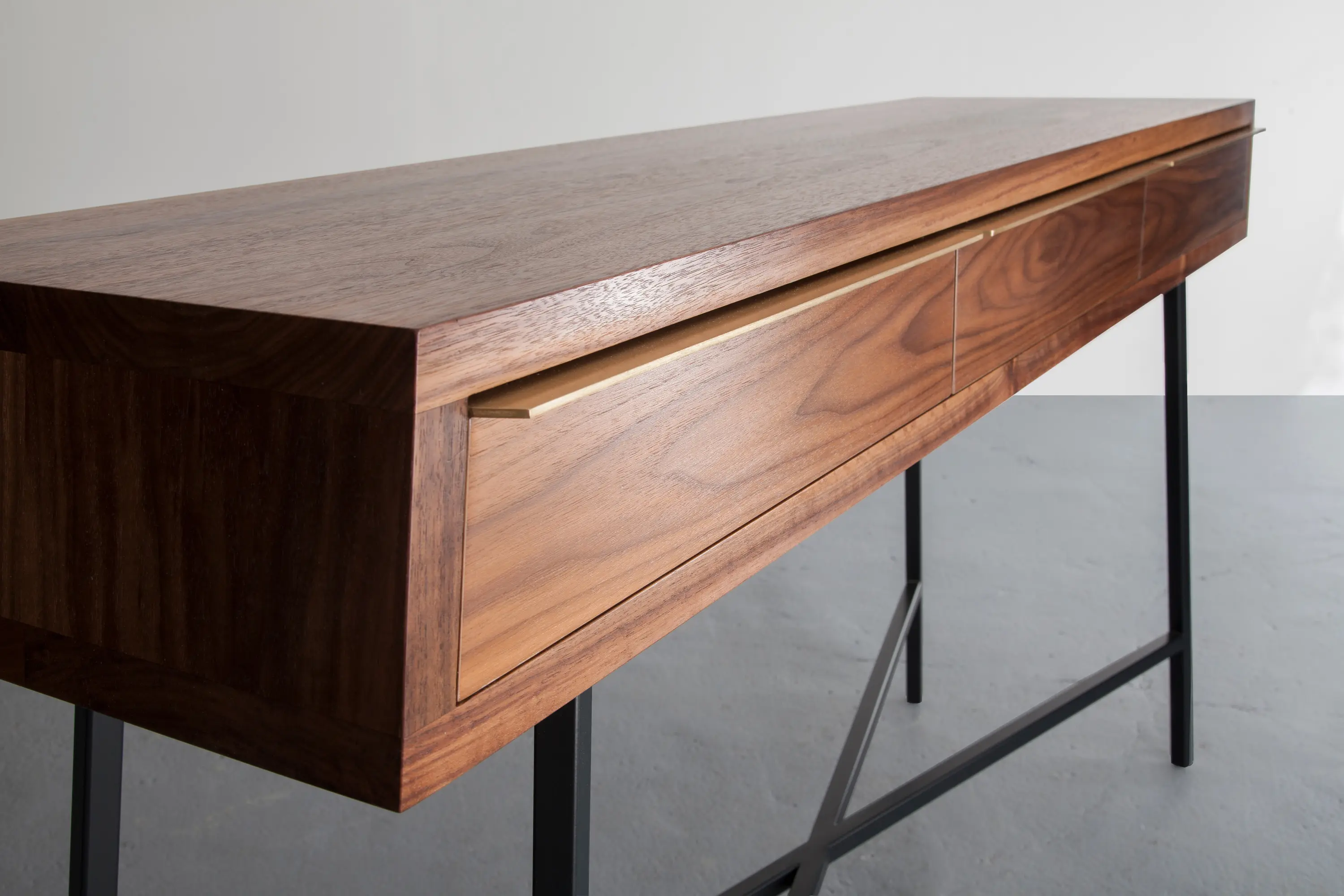 David Gaynor Design - Tzoid | Console