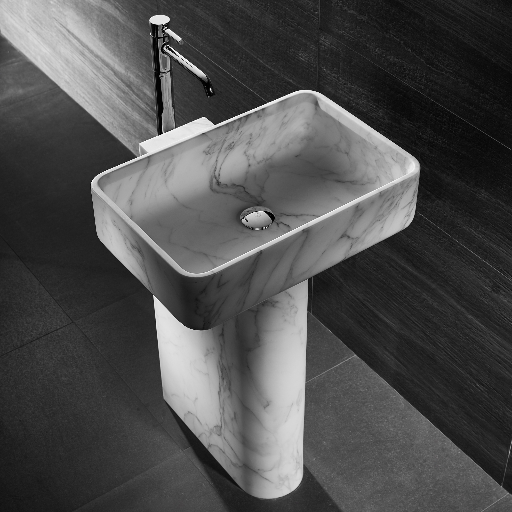 Mostra il prodotto Touch with plinth del produttore Claybrook Interiors Ltd.