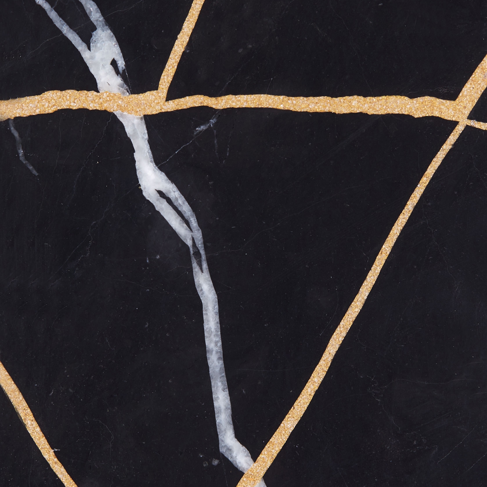 Produkt Kintsugi Nero Marqunia Tiles des Herstellers Claybrook Interiors Ltd. anzeigen