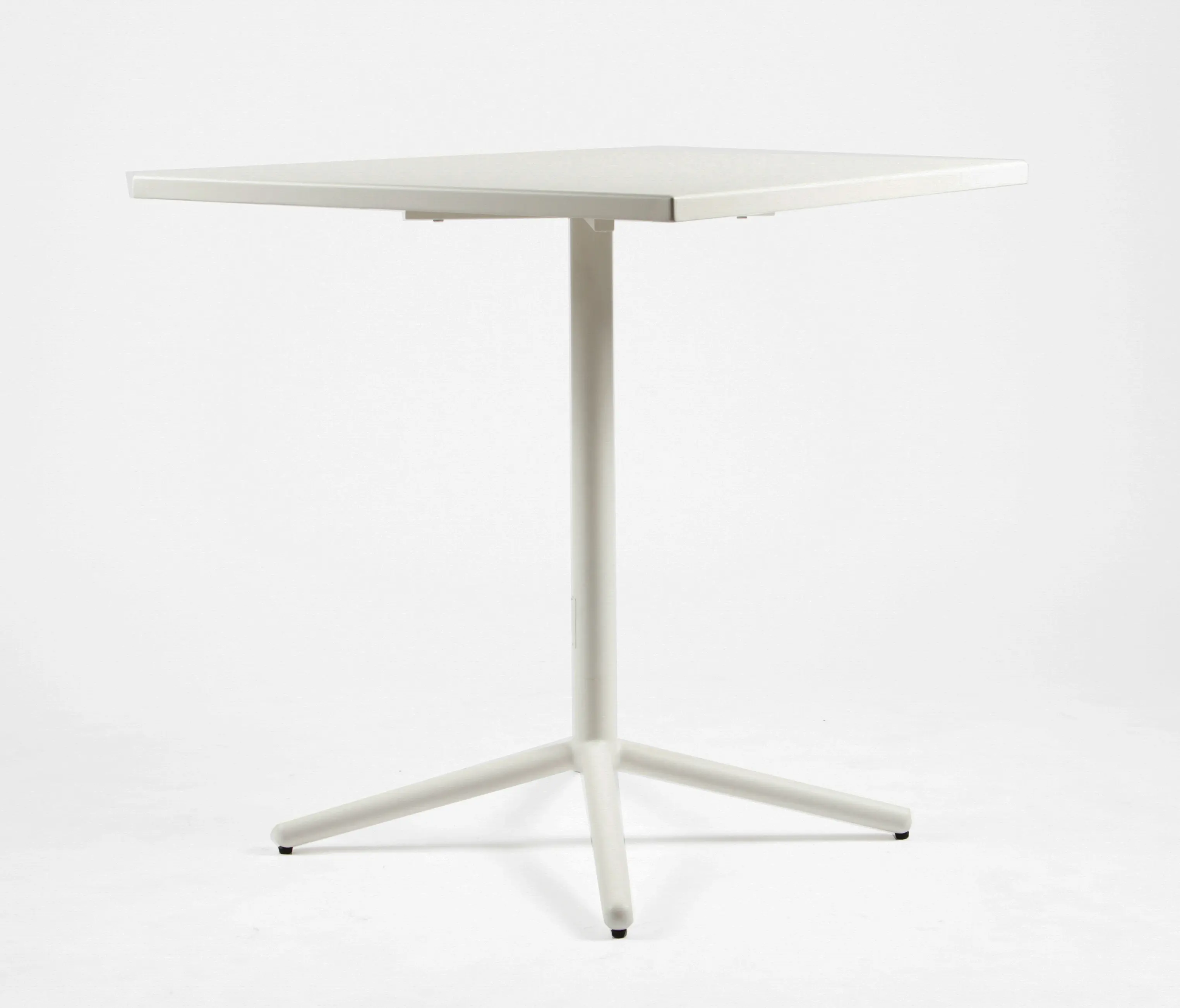 Maiori Design - CP9105 Table