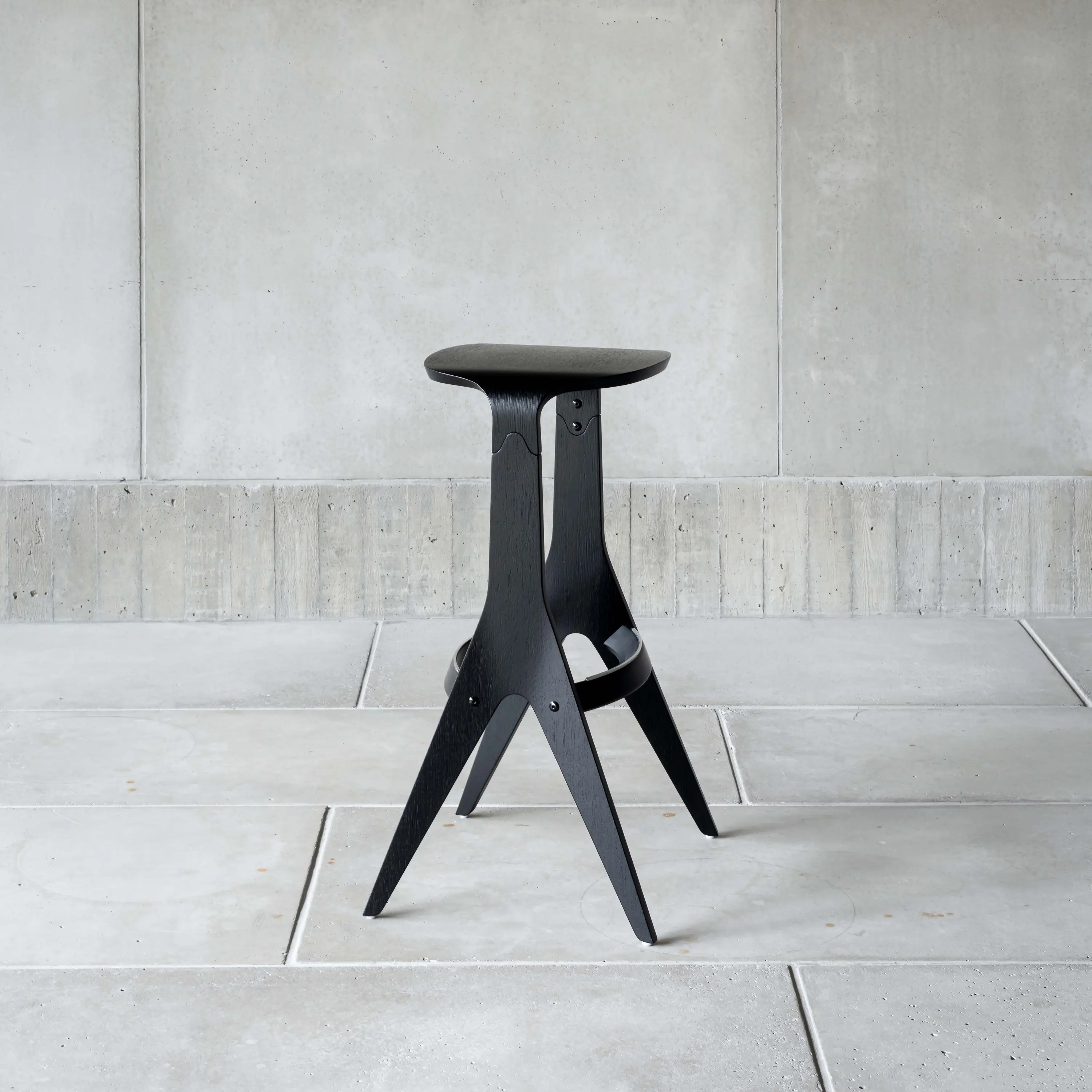 Poiat - Lavitta Round Table 100 – Oak