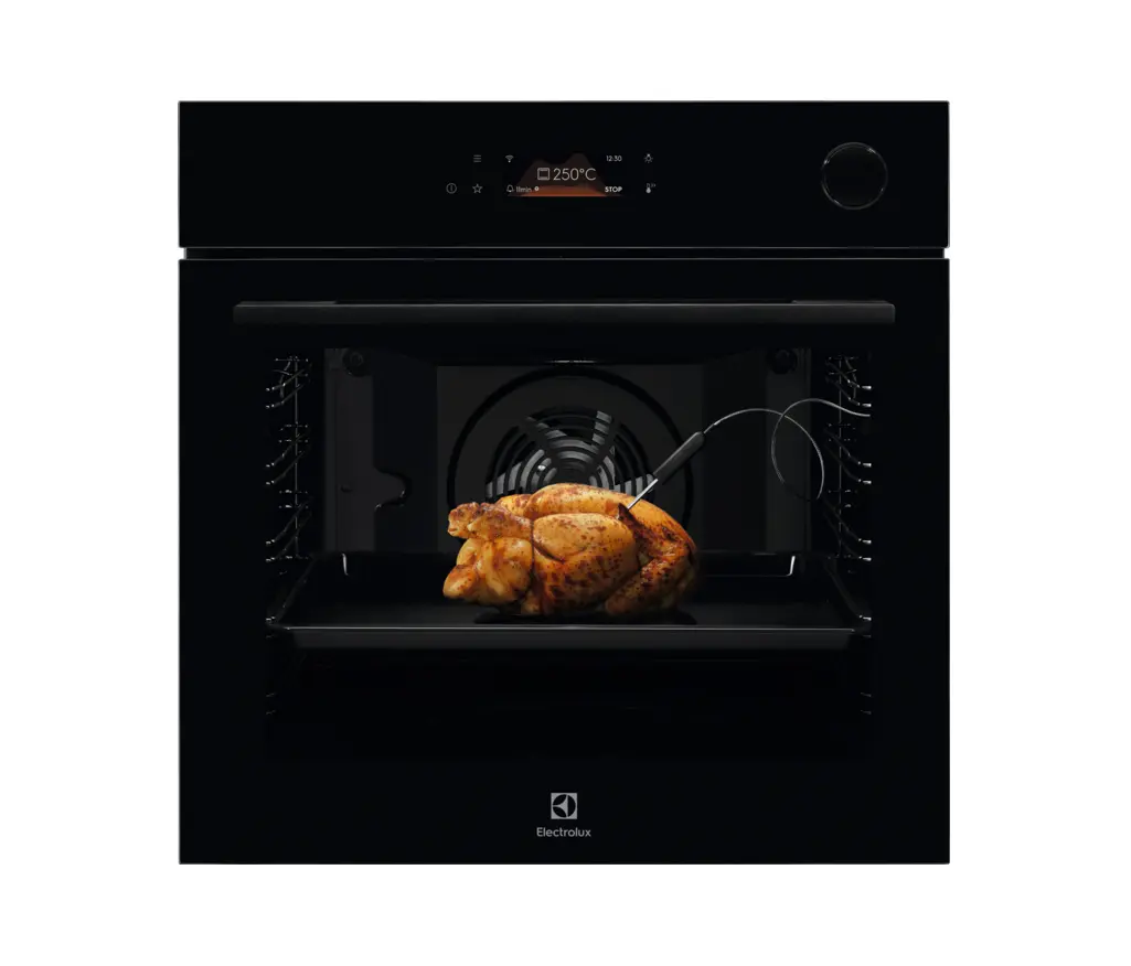 Electrolux Group - 700 SteamCrisp Steam Oven/Convection Oven with Pyrolytic Cleaning