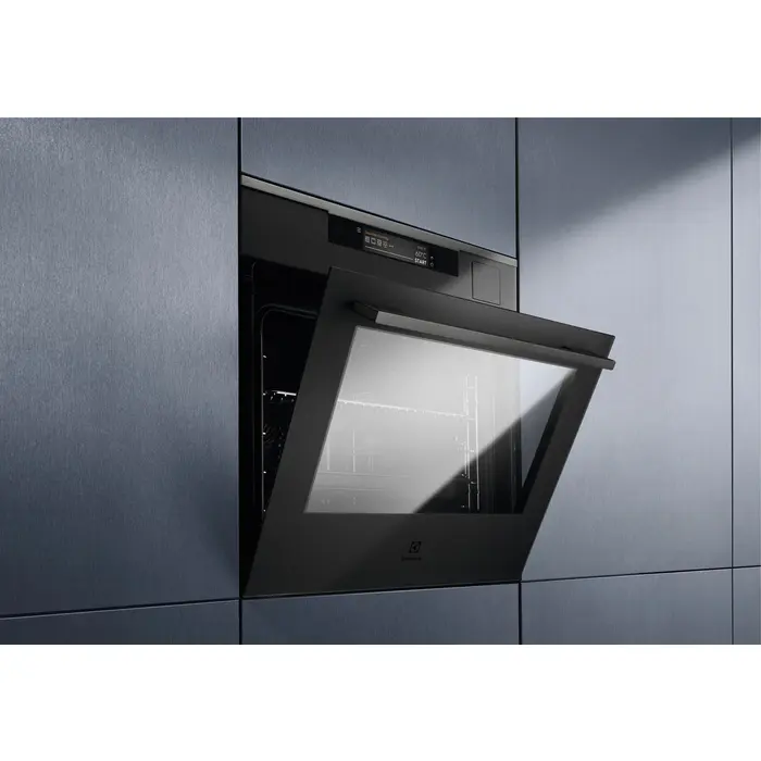 Electrolux Group - 900 SteamPro Steam Oven/Convection Oven with Steam Cleaning