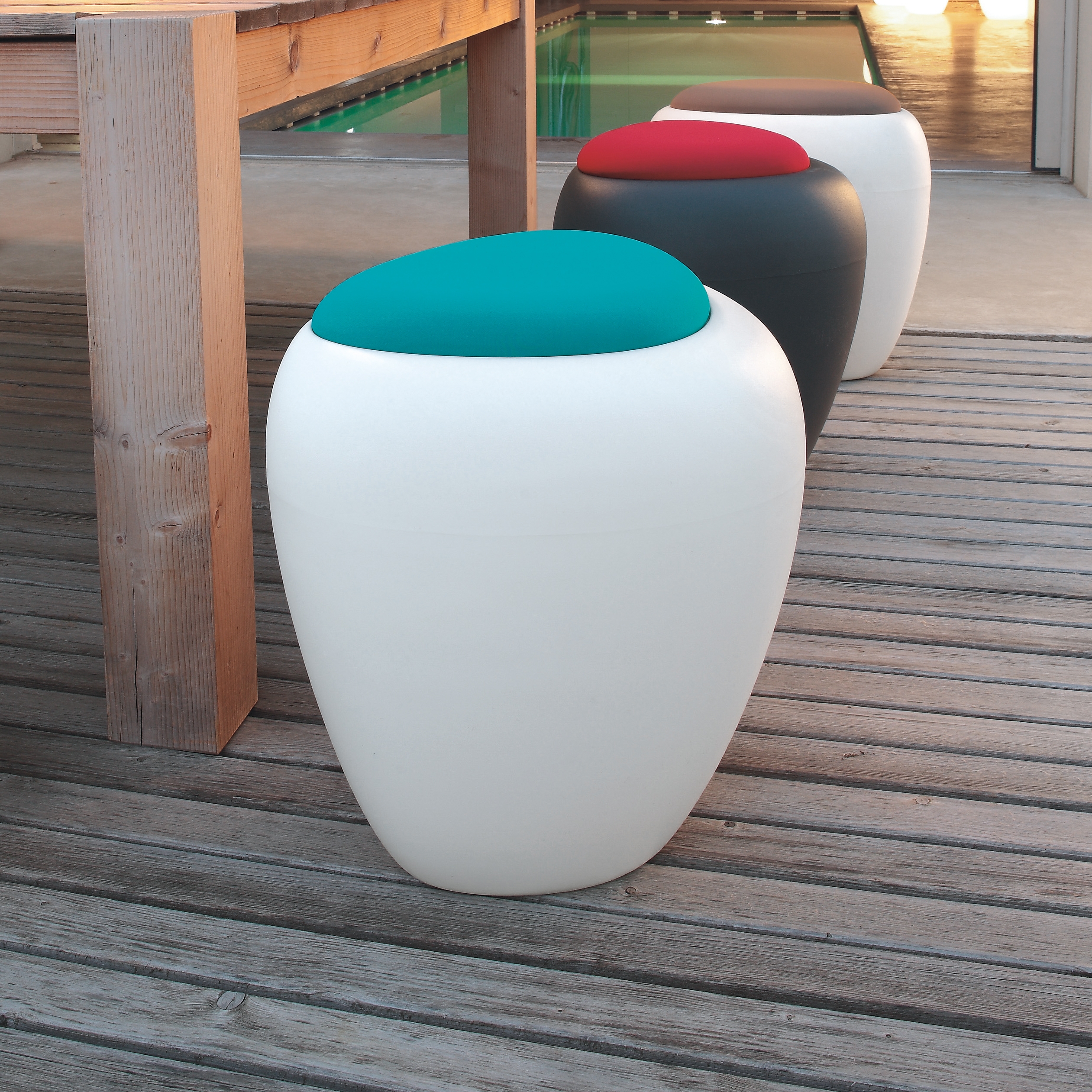 Mostra il prodotto Ios Pouf del produttore Tonin Casa
