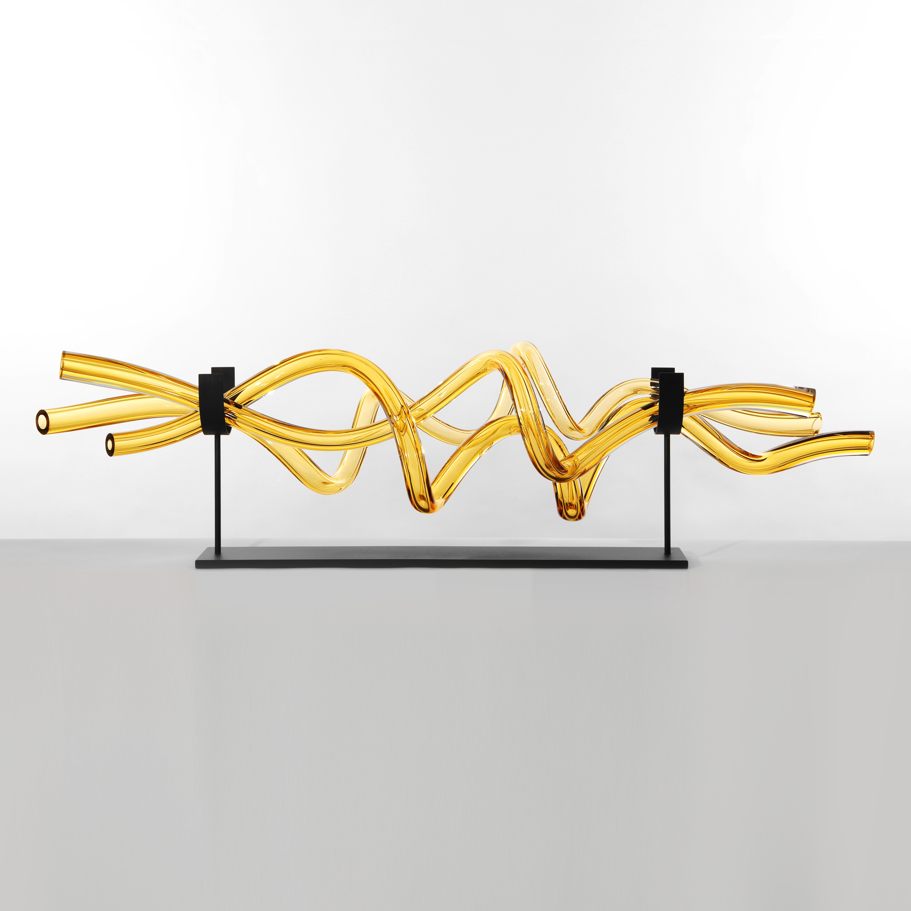 Display product Coil 48 Object Set Of 3 With Stand from manufacturer SkLO